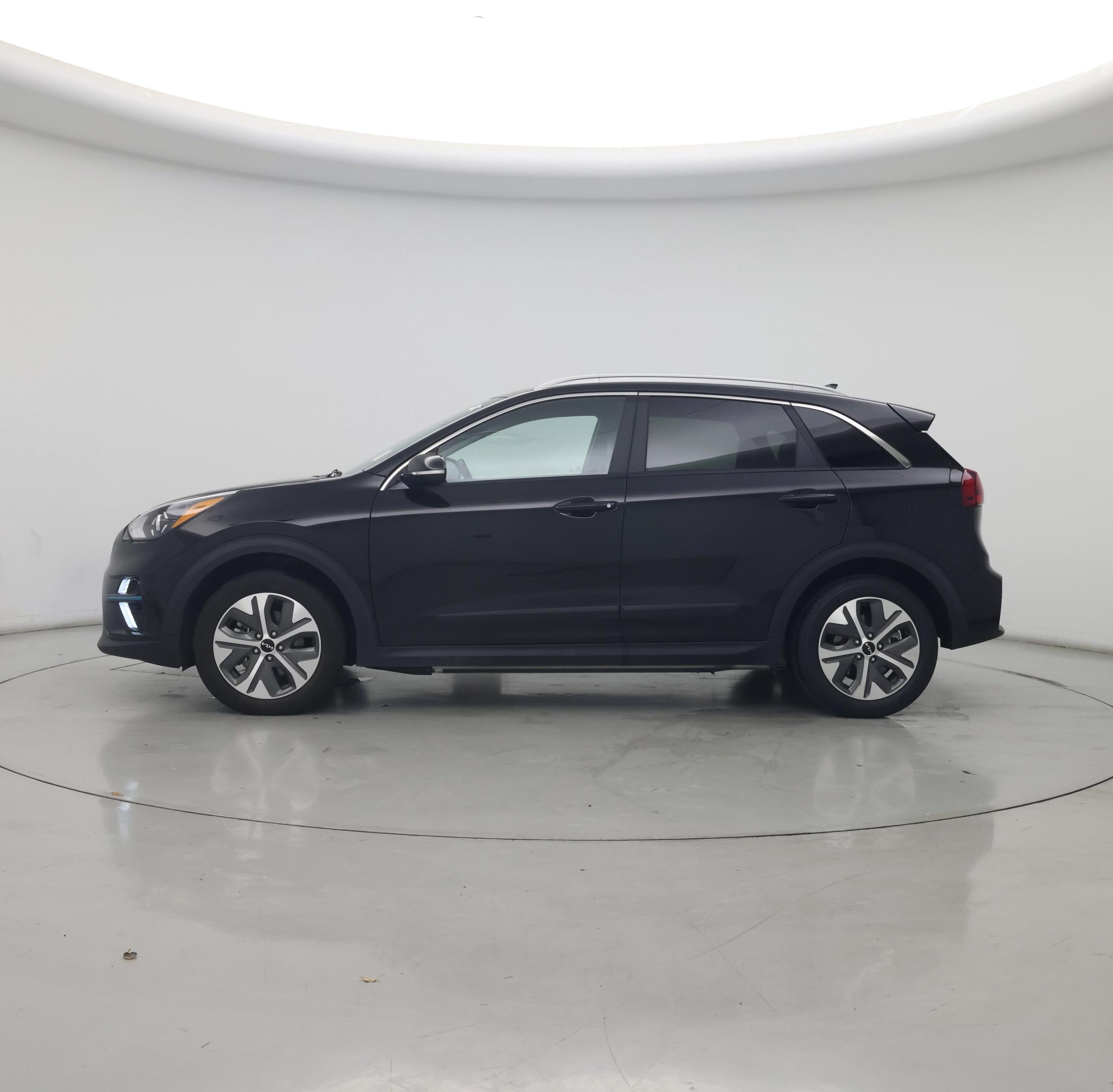 Thumbnail: 2022 Kia Niro - 3