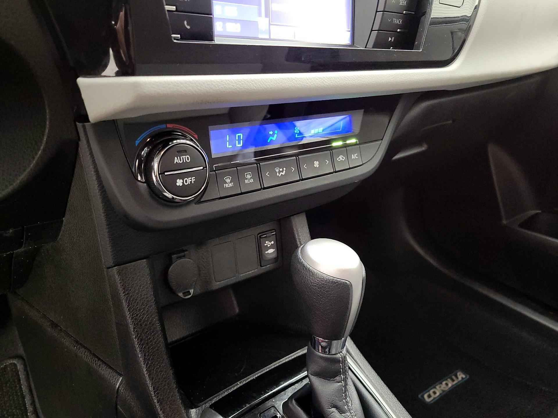 Thumbnail: 2016 Toyota Corolla - 16