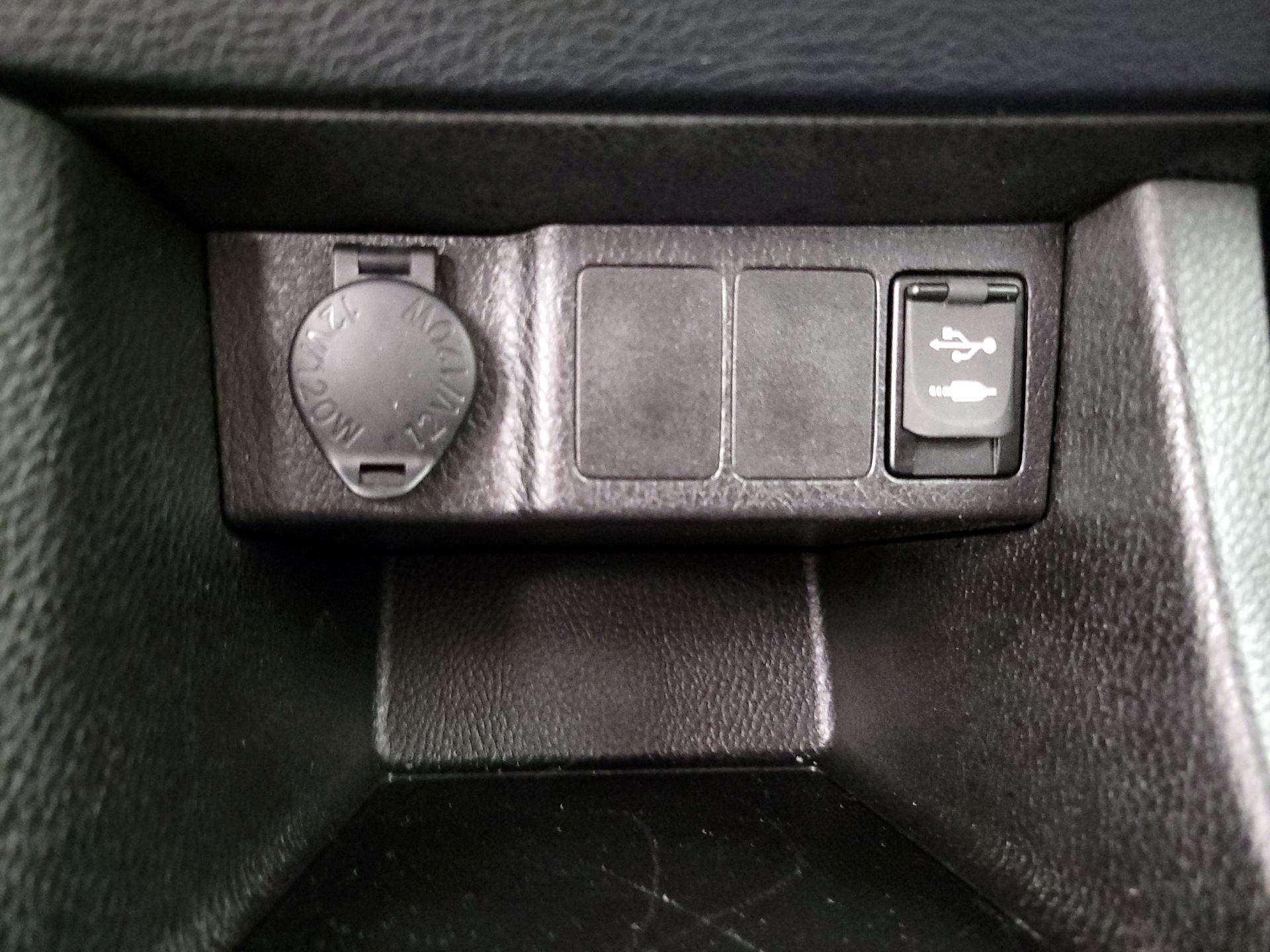 Thumbnail: 2016 Toyota Corolla - 18