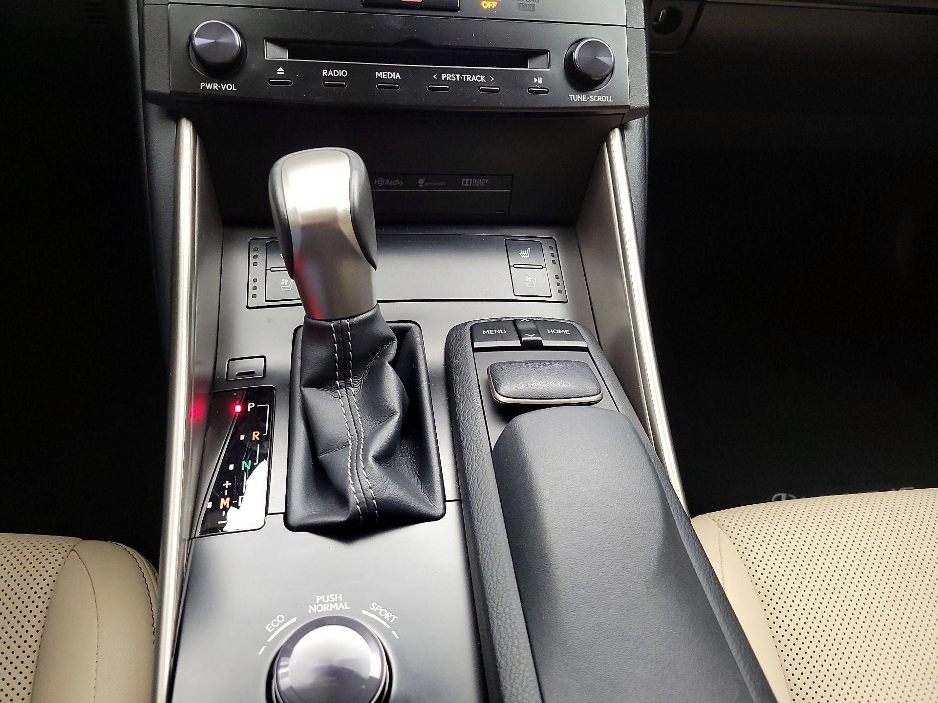 Thumbnail: 2014 Lexus IS - 18