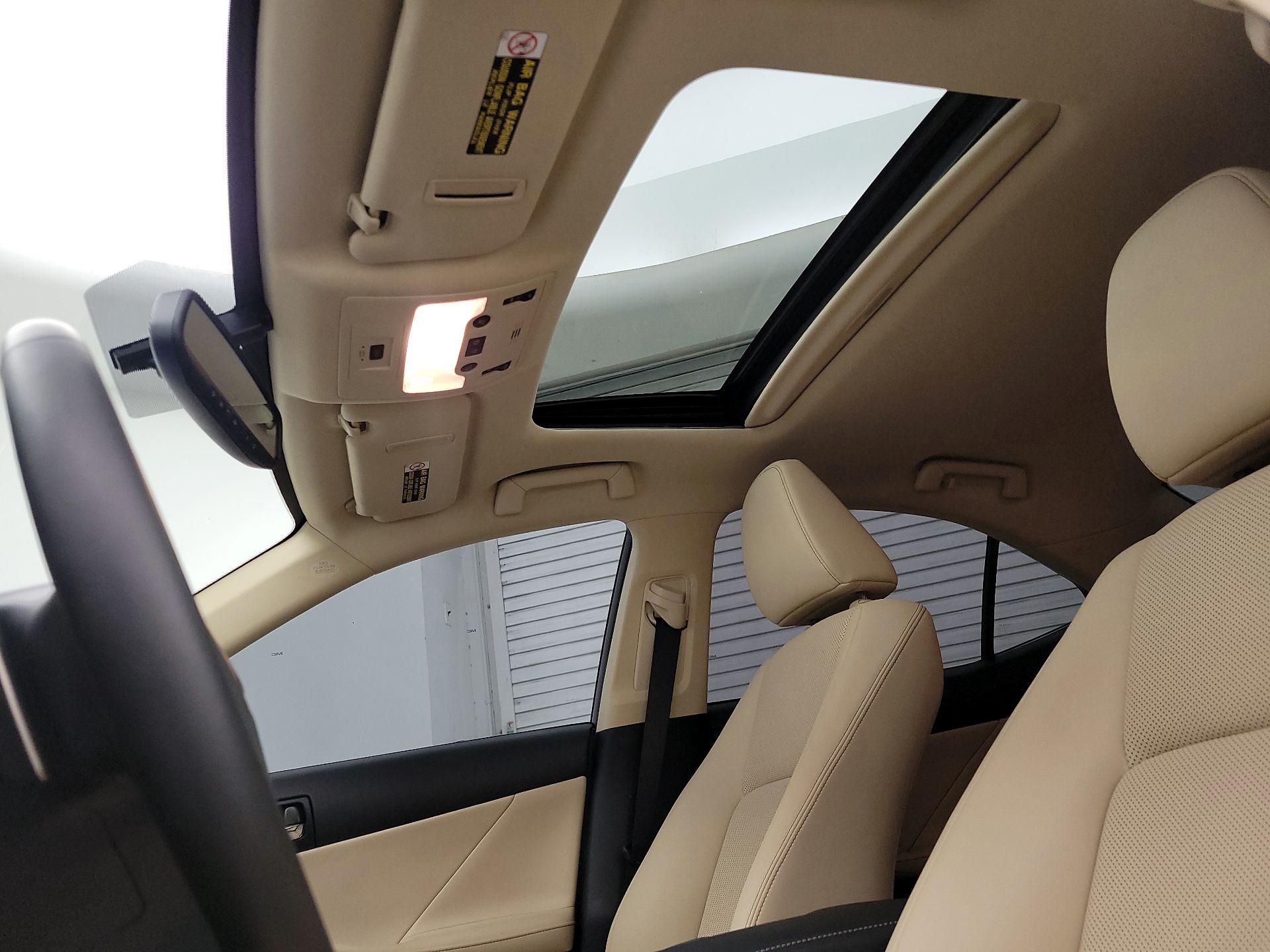 Thumbnail: 2014 Lexus IS - 20