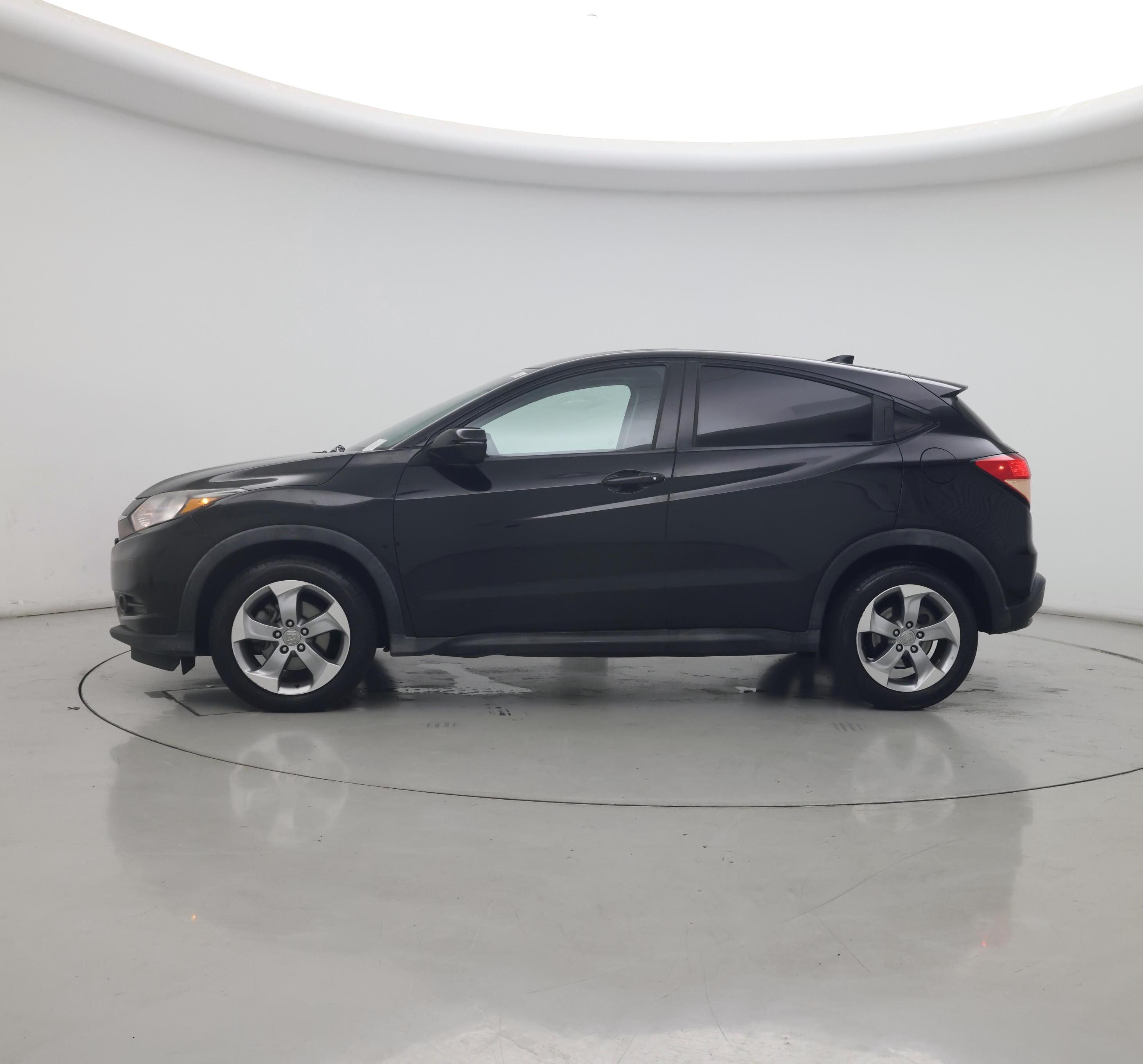 Thumbnail: 2017 Honda HR-V - 3
