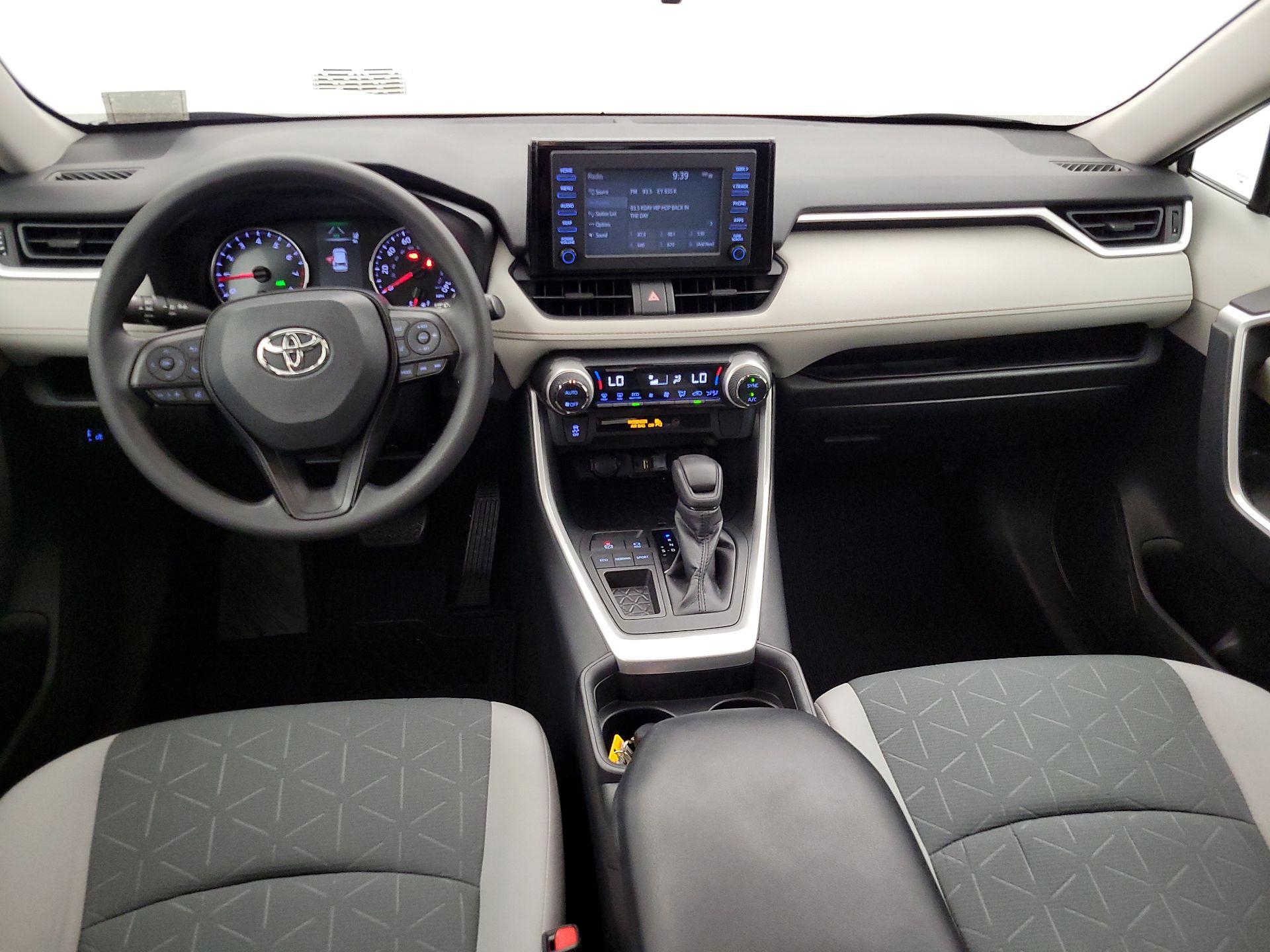 Thumbnail: 2019 Toyota RAV4 - 9