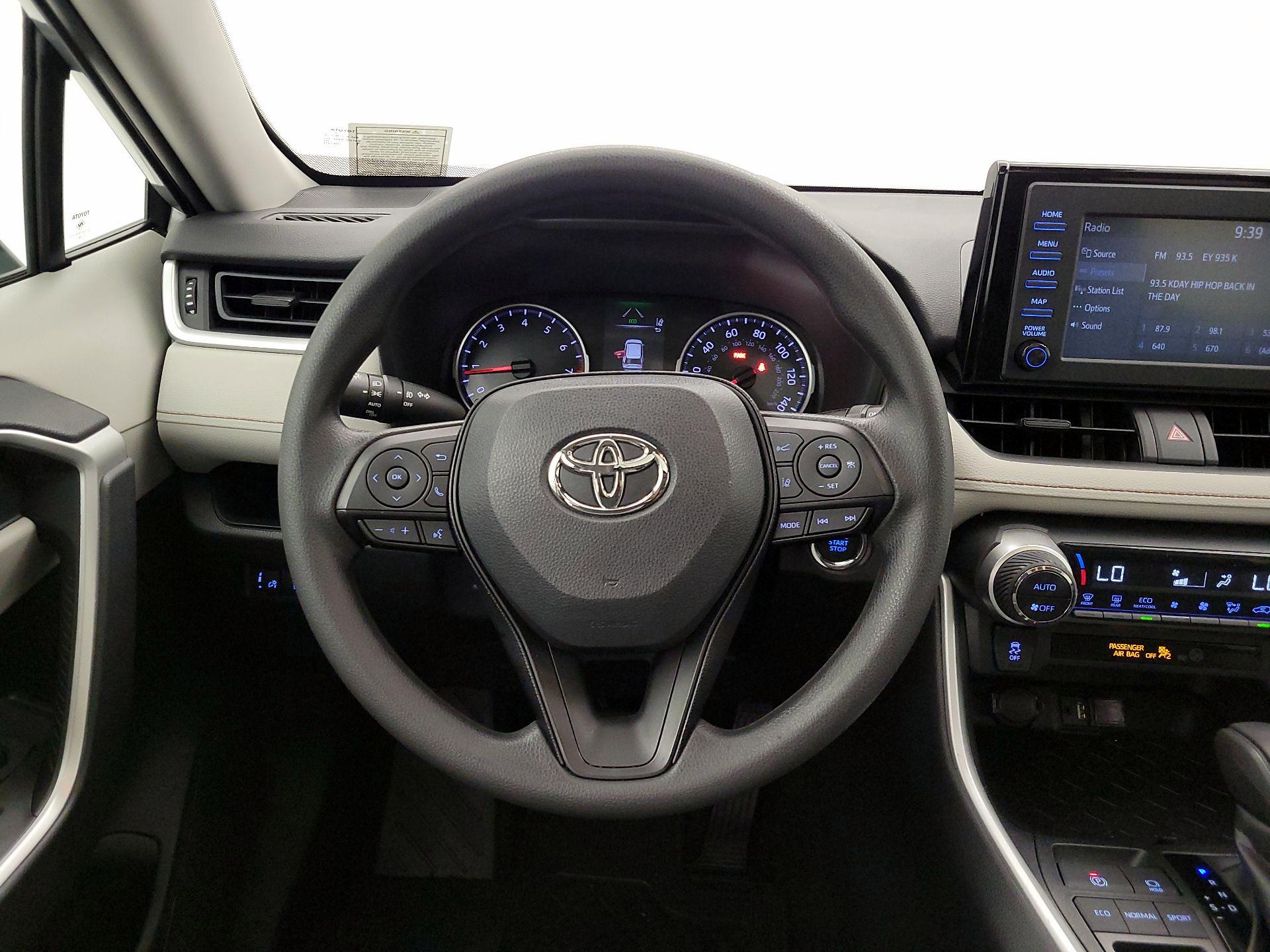 Thumbnail: 2019 Toyota RAV4 - 10