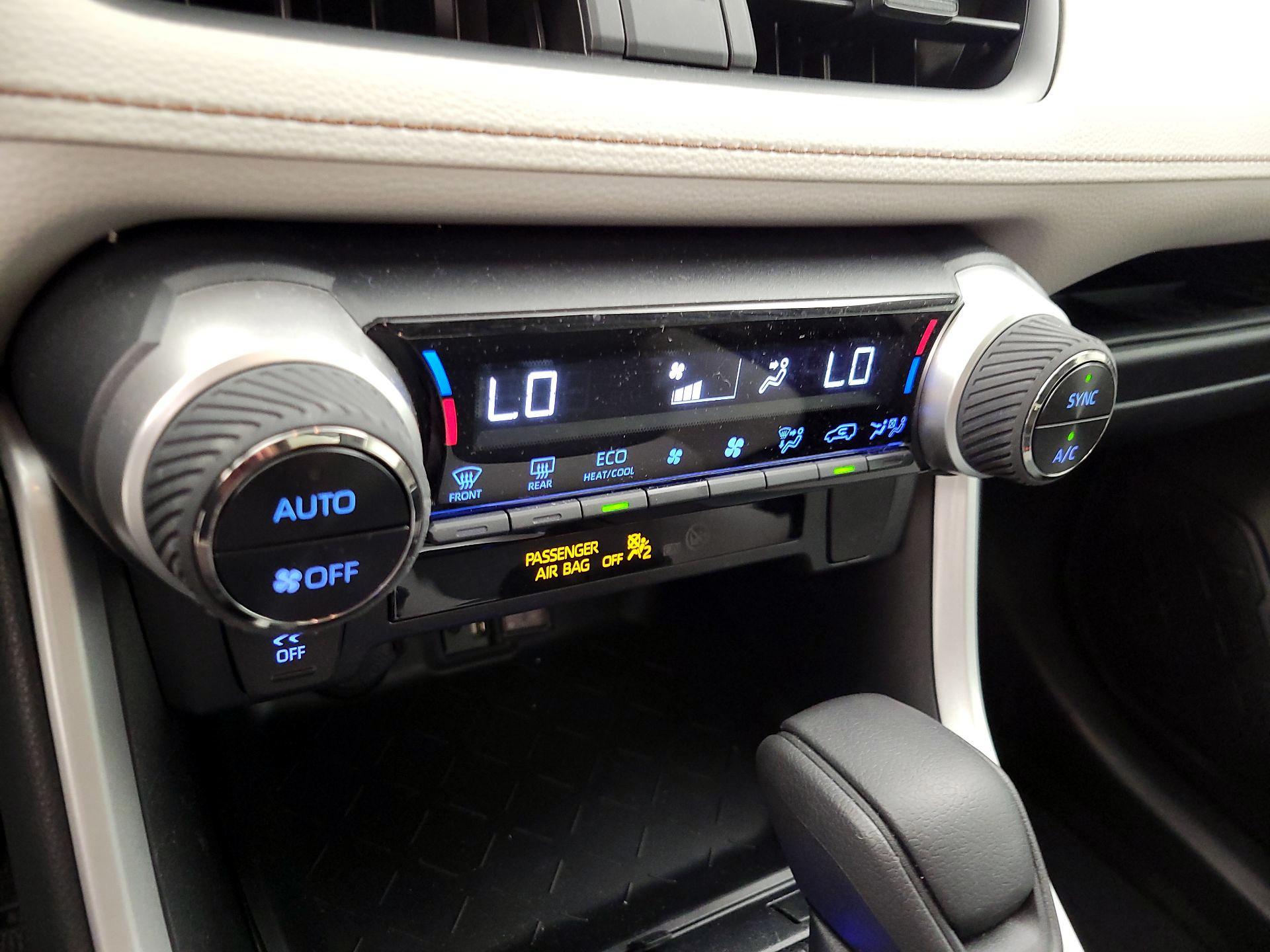 Thumbnail: 2019 Toyota RAV4 - 16