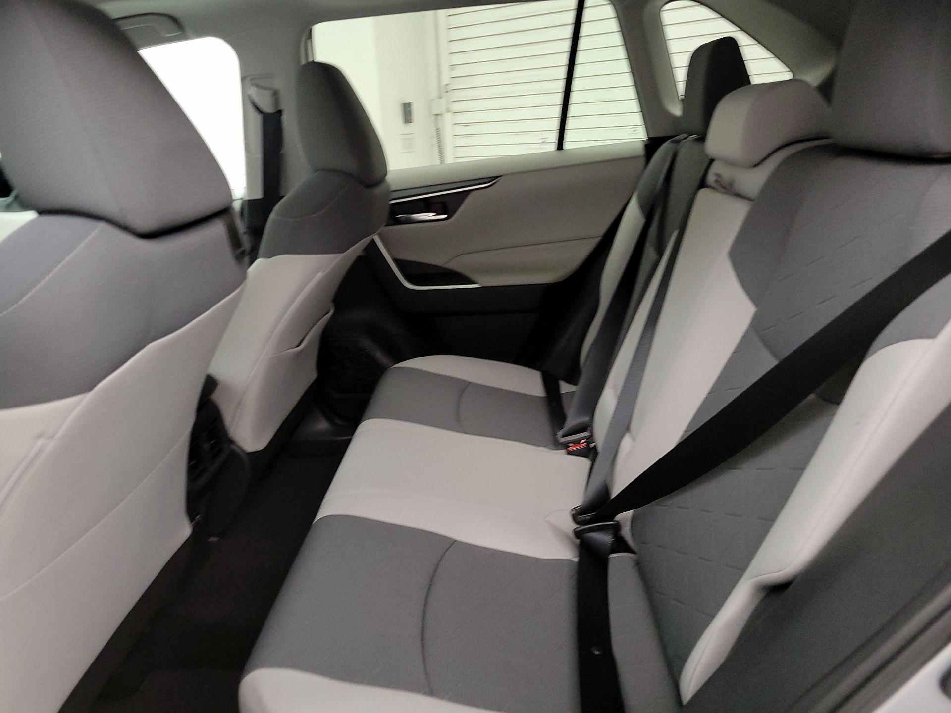 Thumbnail: 2019 Toyota RAV4 - 20