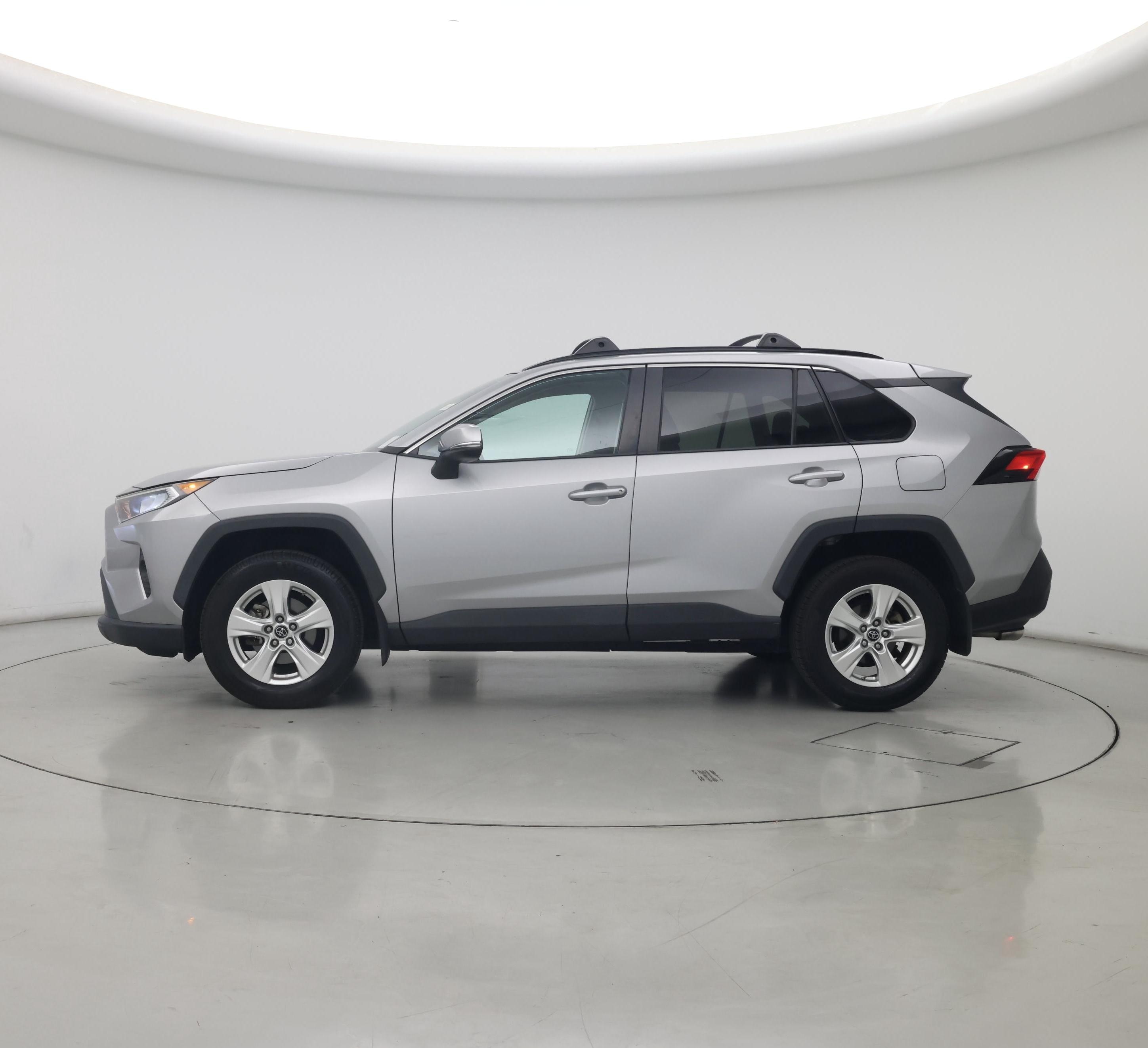 Thumbnail: 2019 Toyota RAV4 - 3