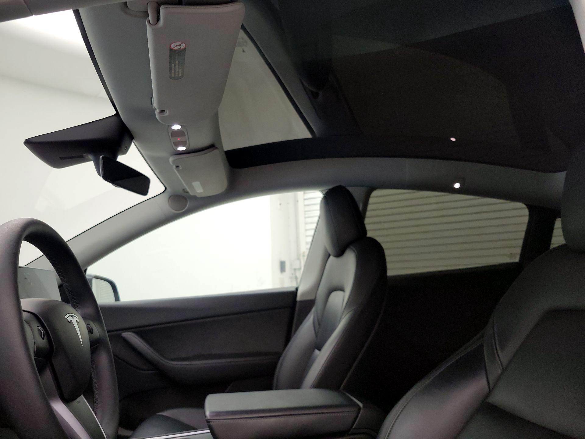 Thumbnail: 2022 Tesla Model Y - 17