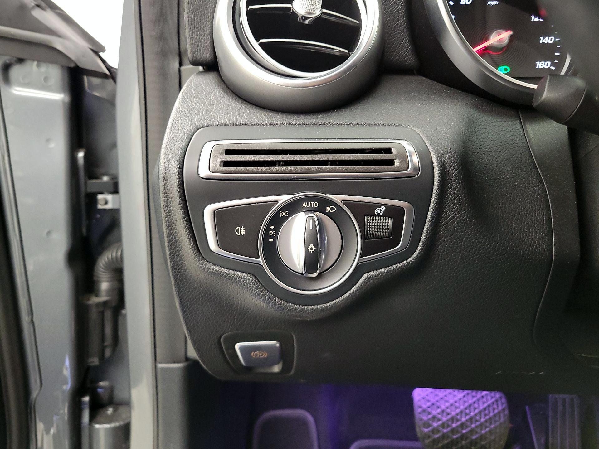 Thumbnail: 2020 Mercedes-Benz C-Class - 13