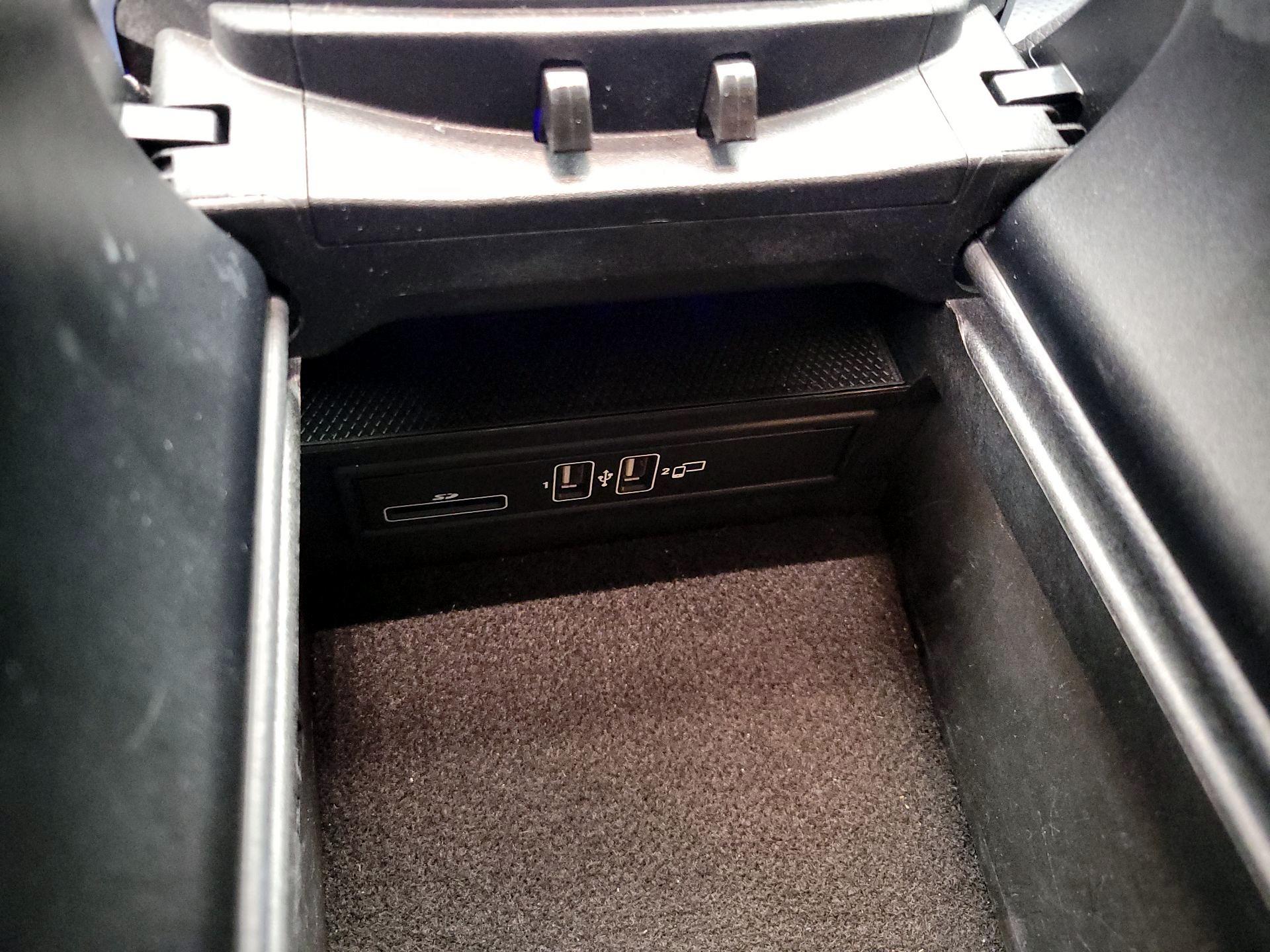 Thumbnail: 2020 Mercedes-Benz C-Class - 18