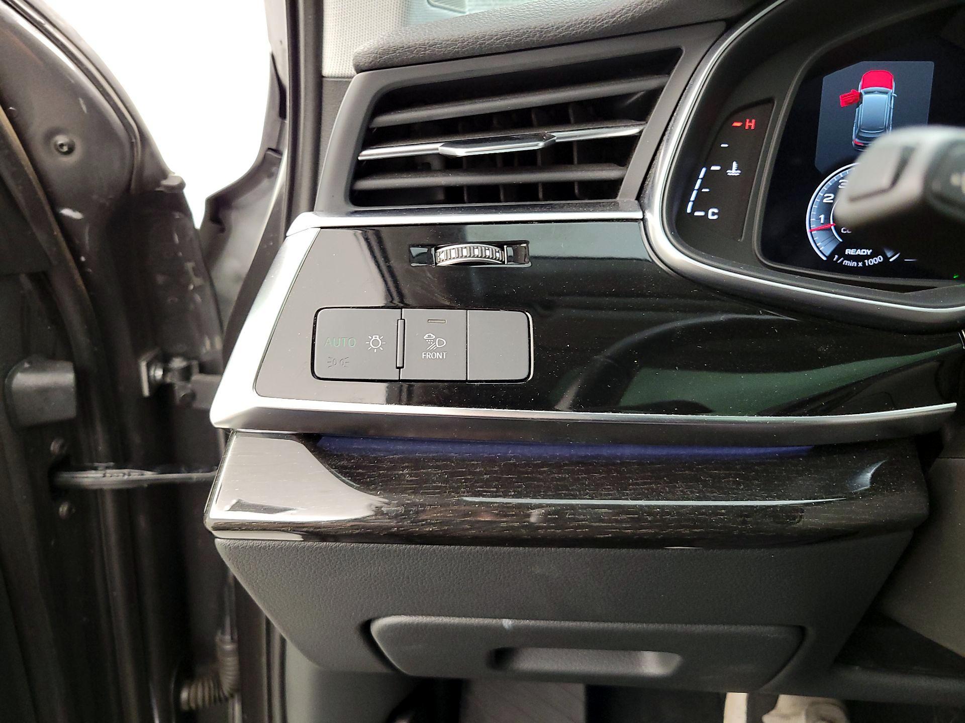 Thumbnail: 2023 Audi Q7 - 13