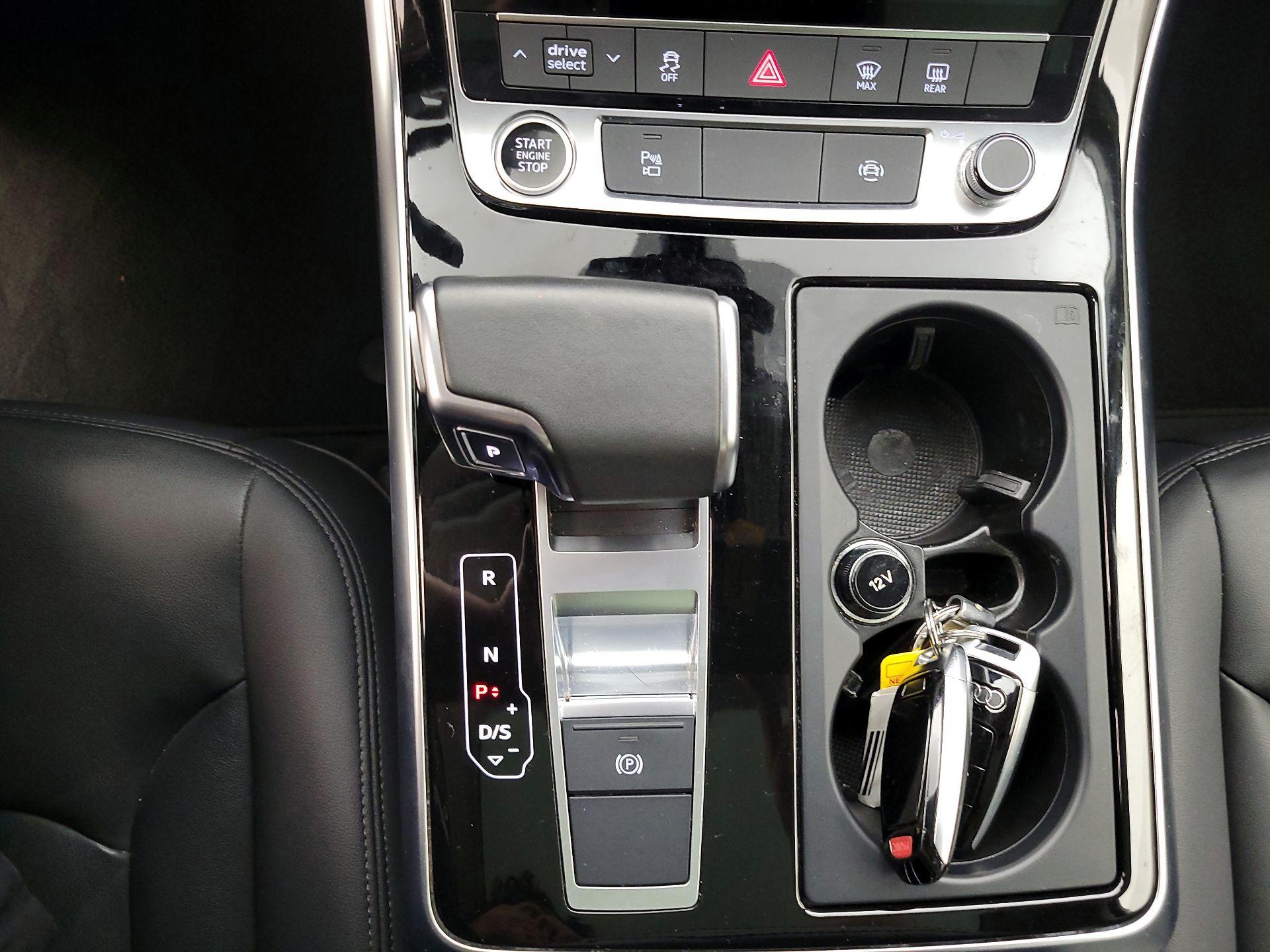 Thumbnail: 2023 Audi Q7 - 17