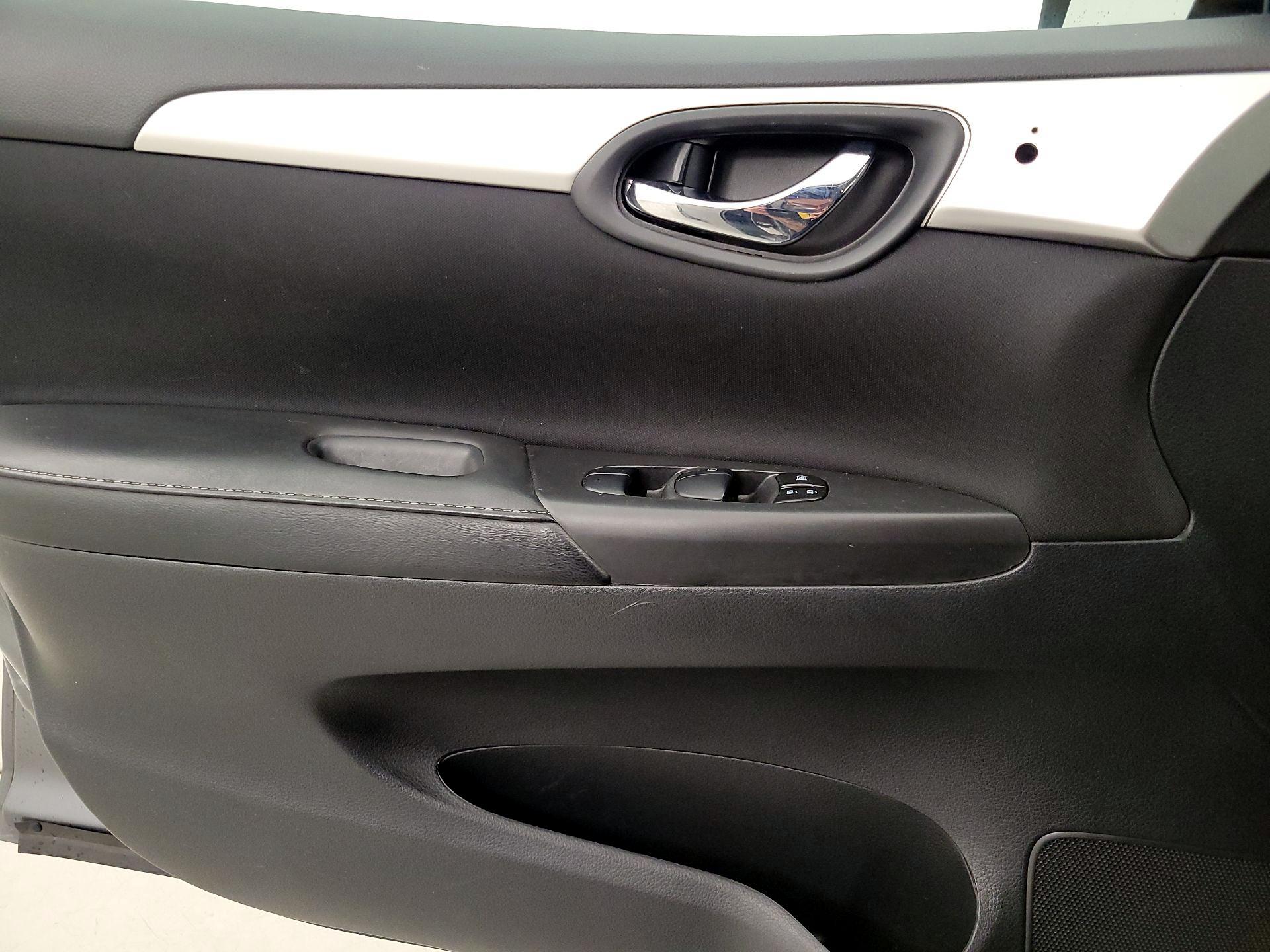 Thumbnail: 2018 Nissan Sentra - 12