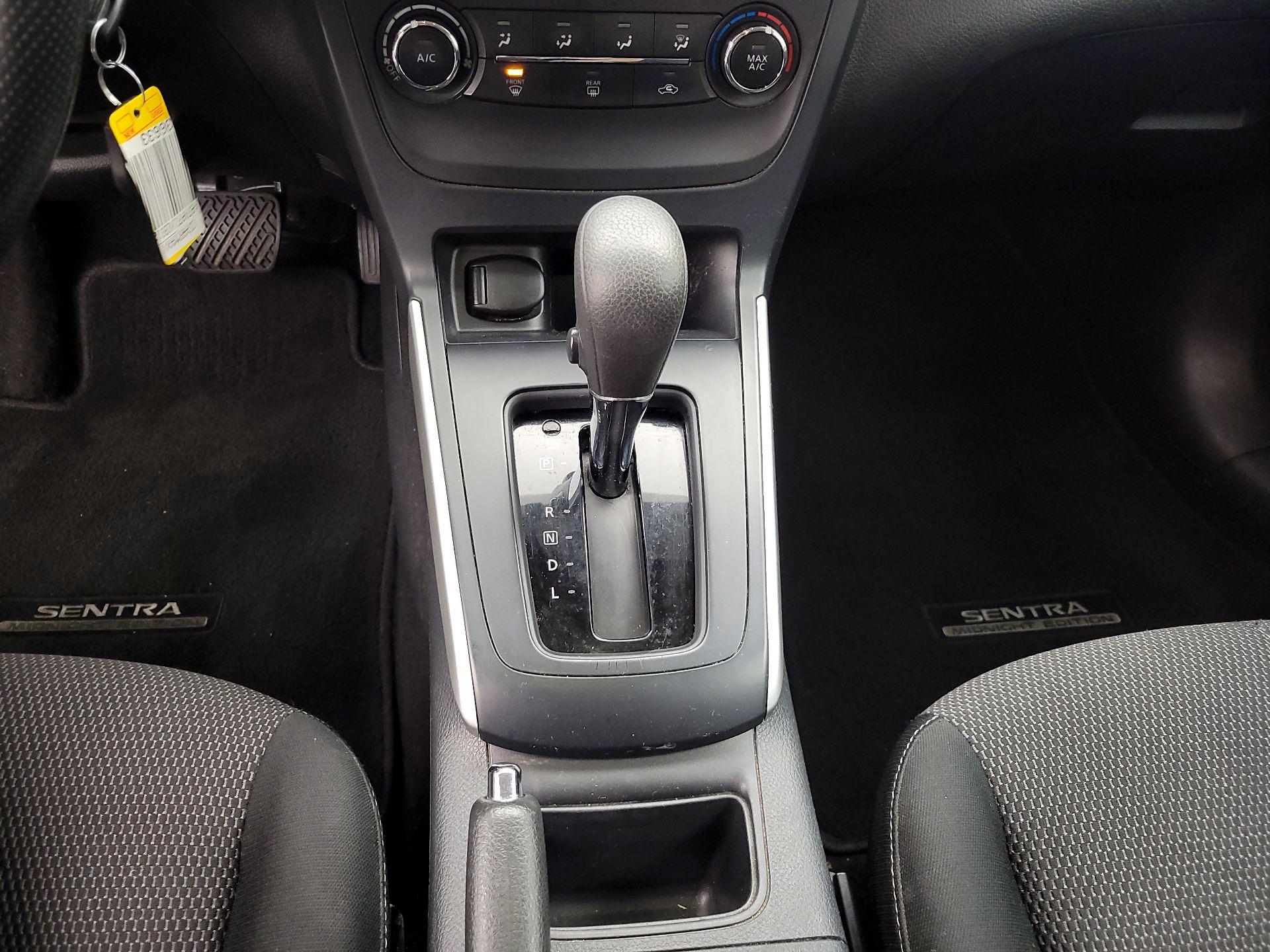 Thumbnail: 2018 Nissan Sentra - 17