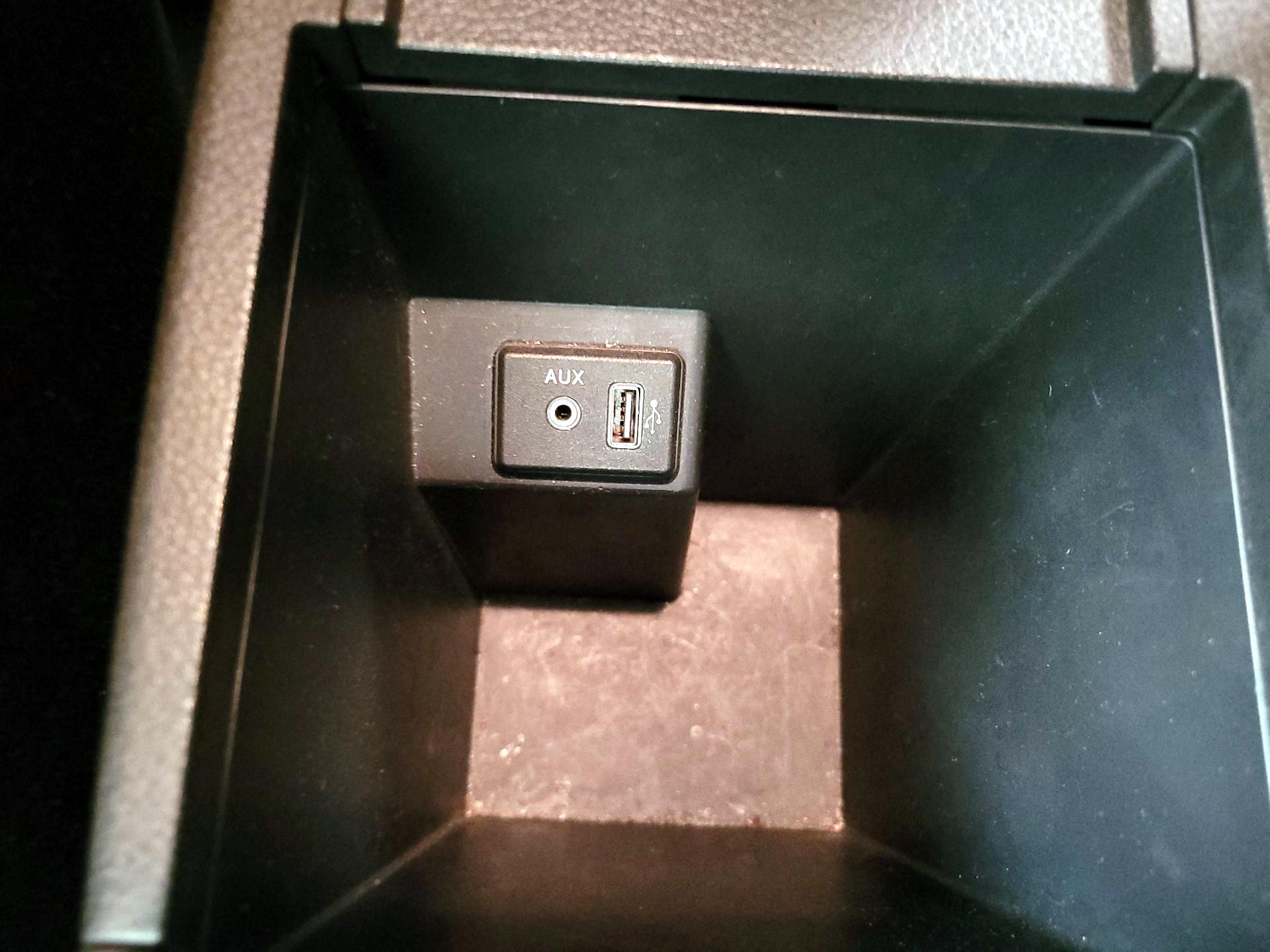 Thumbnail: 2018 Nissan Sentra - 18