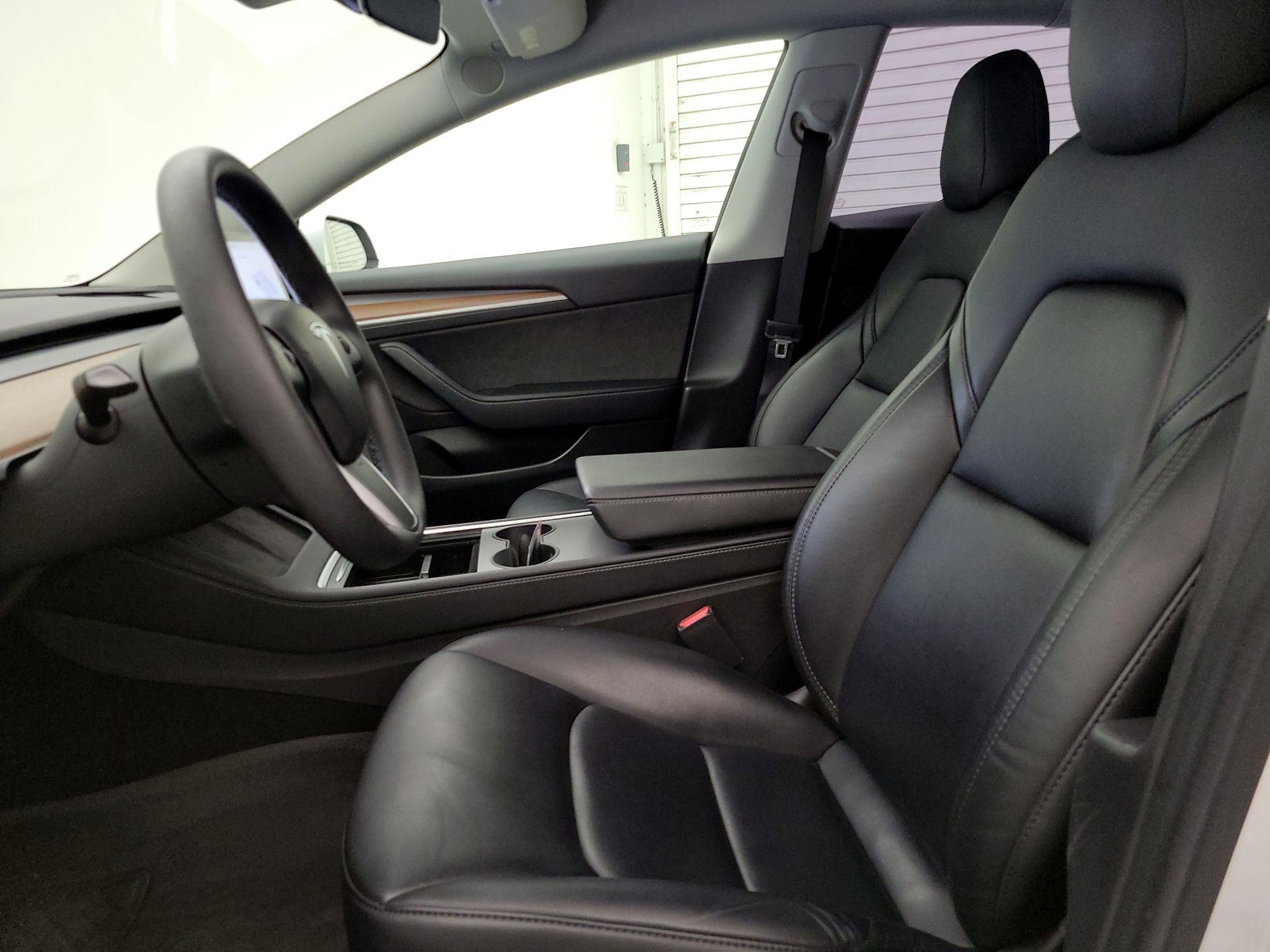 Thumbnail: 2022 Tesla Model 3 - 11