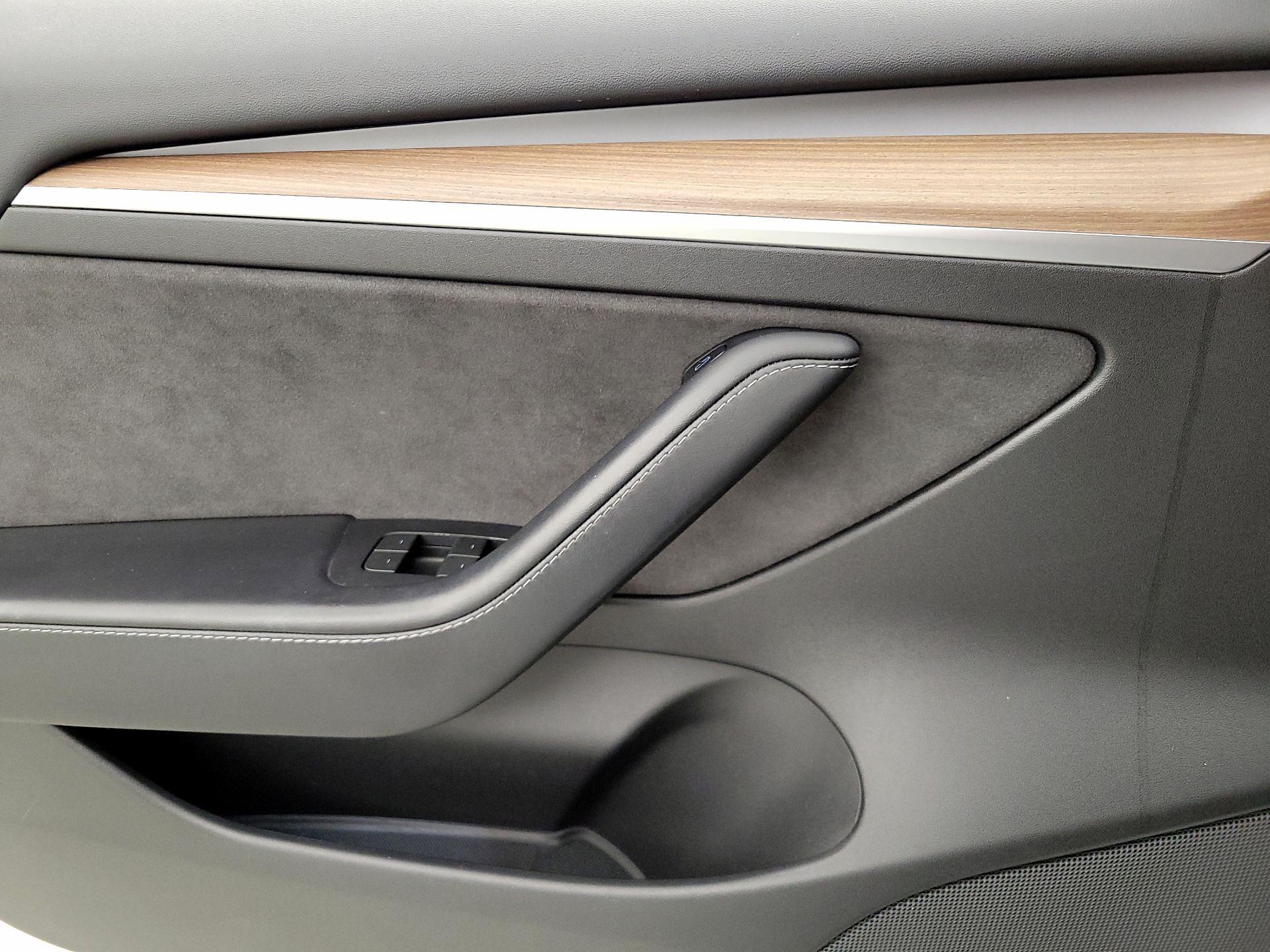 Thumbnail: 2022 Tesla Model 3 - 12