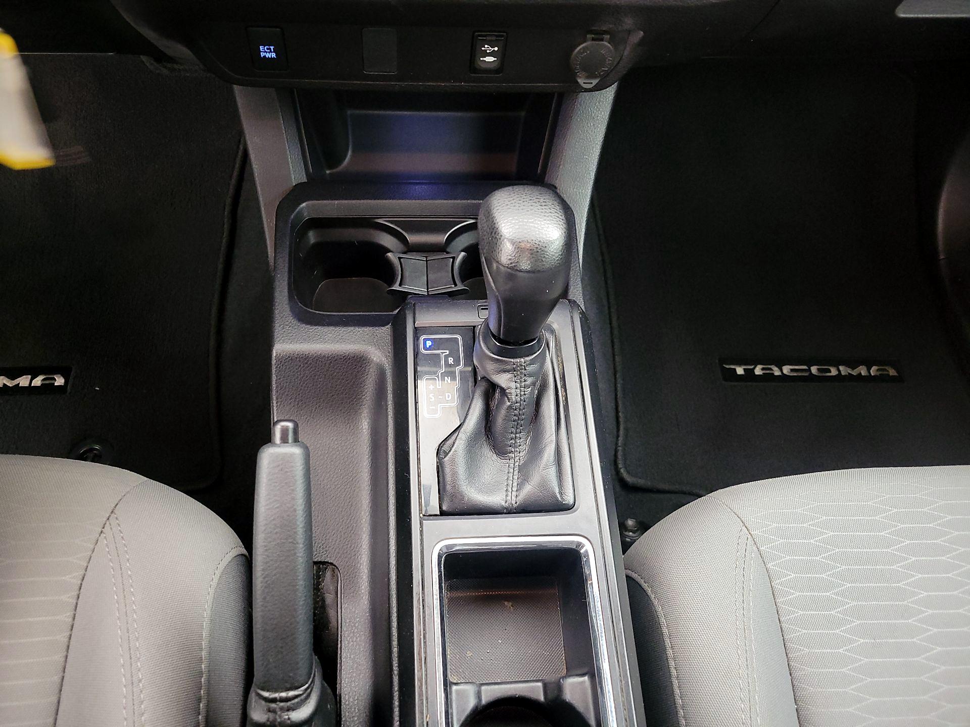 Thumbnail: 2017 Toyota Tacoma - 16