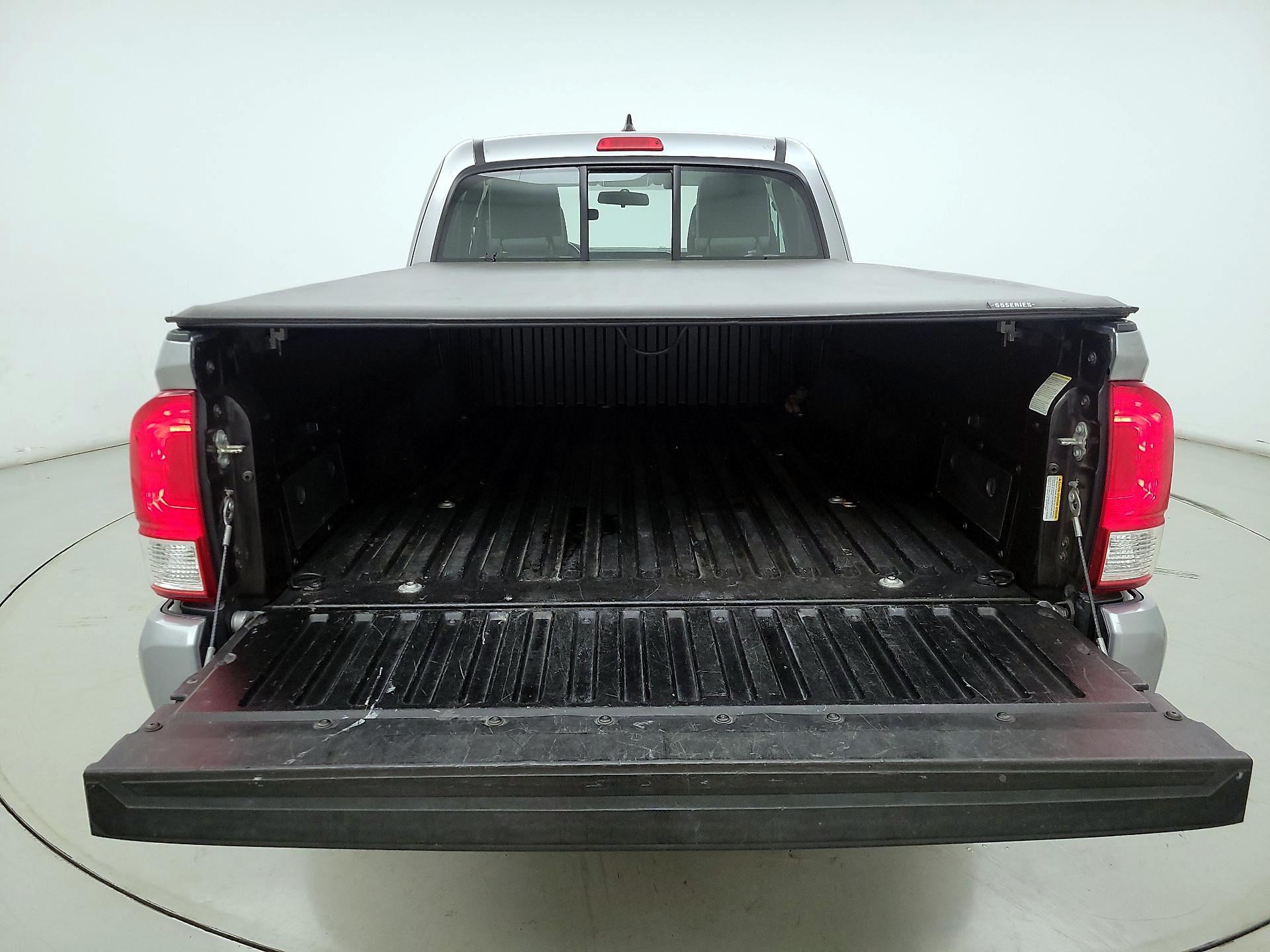 Thumbnail: 2017 Toyota Tacoma - 19