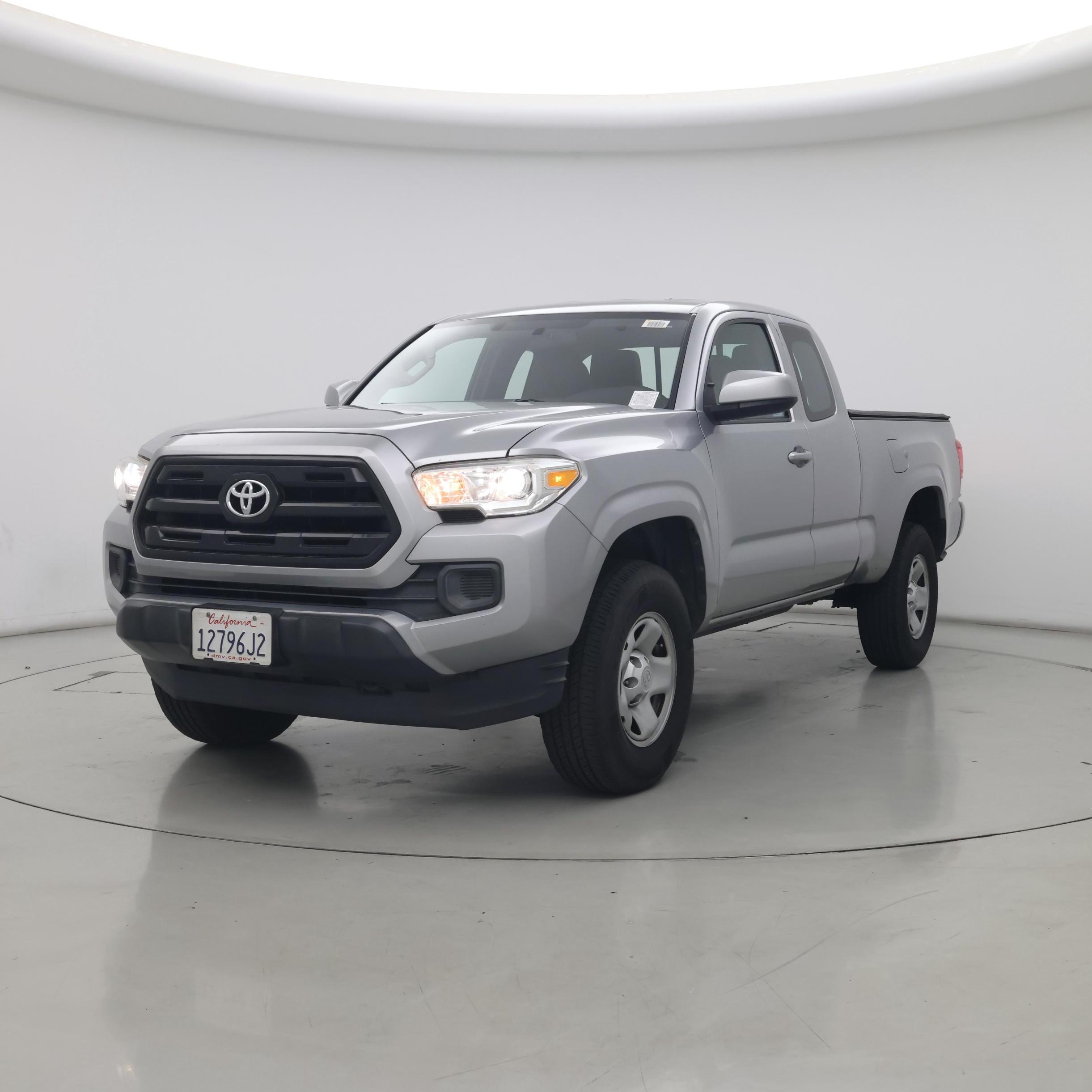 Thumbnail: 2017 Toyota Tacoma - 4
