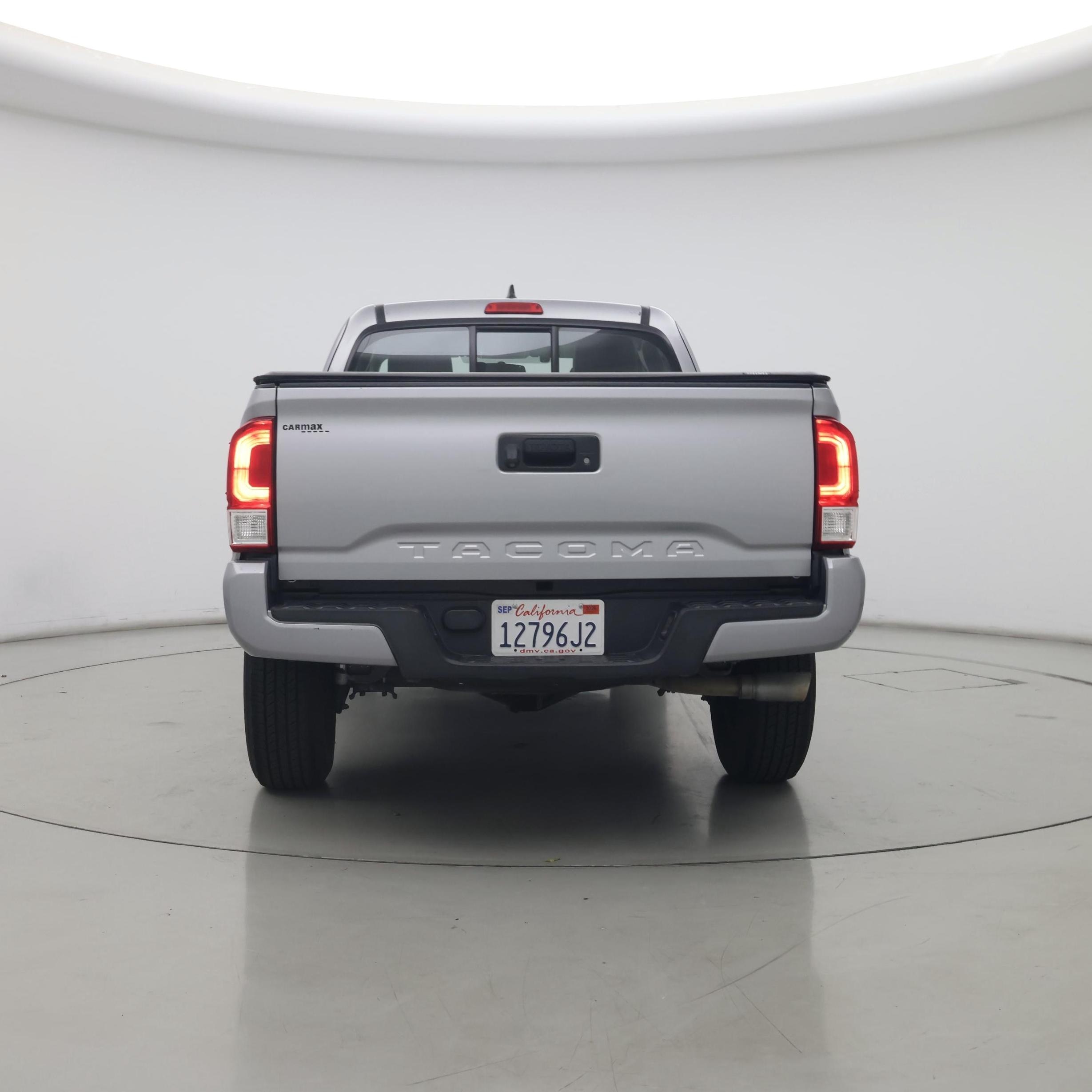 Thumbnail: 2017 Toyota Tacoma - 6