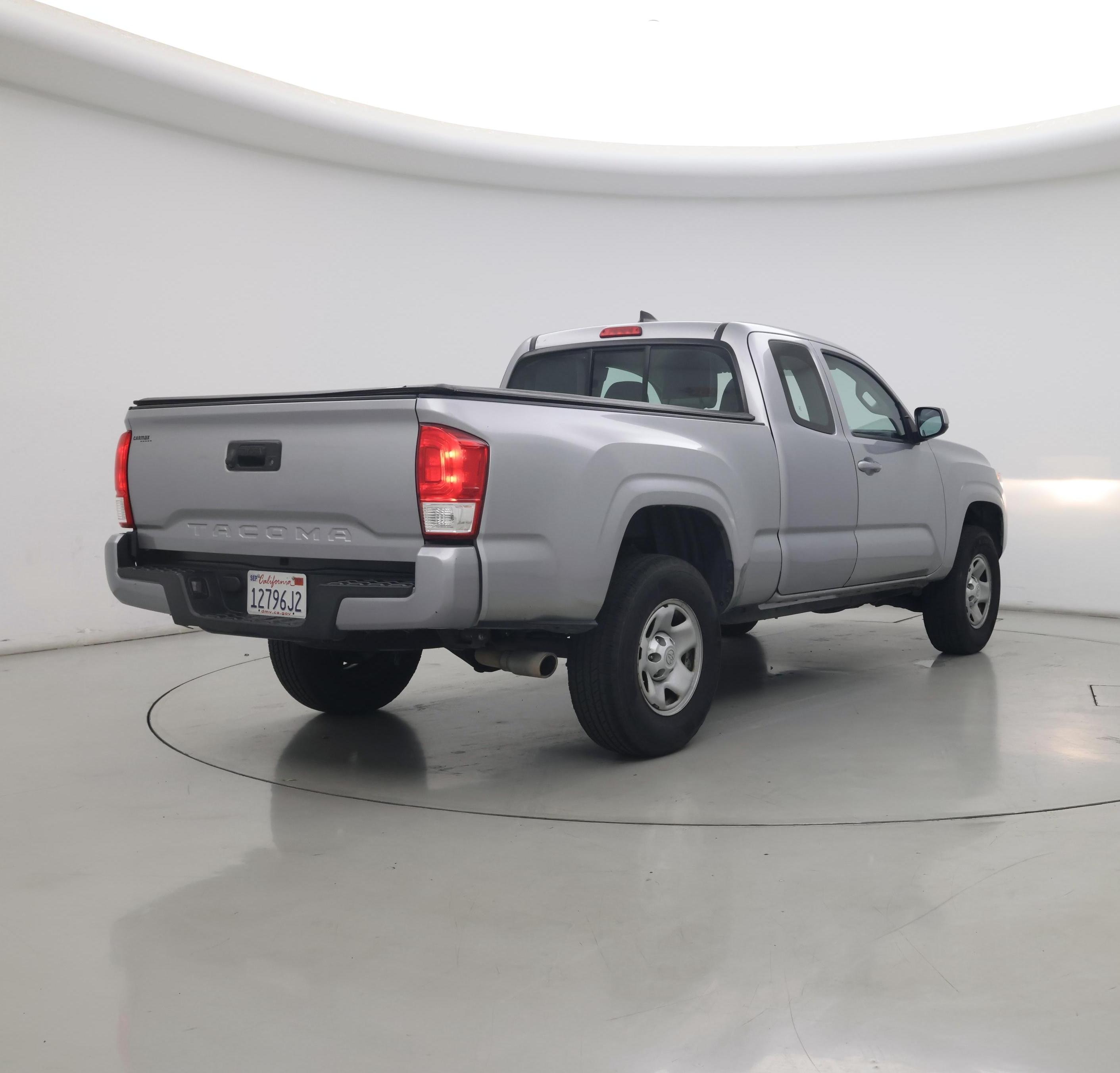 Thumbnail: 2017 Toyota Tacoma - 8