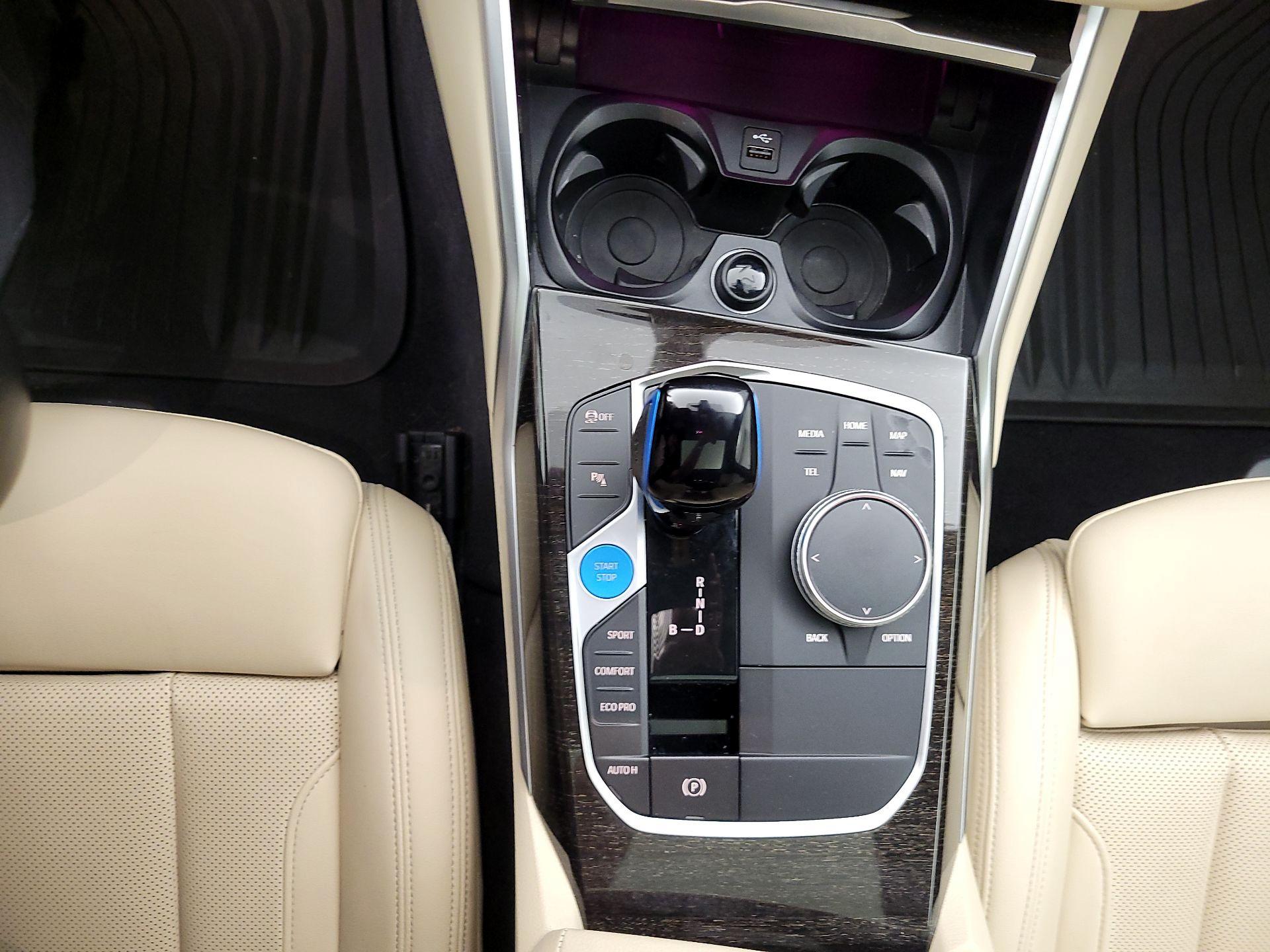 Thumbnail: 2023 BMW i4 - 17