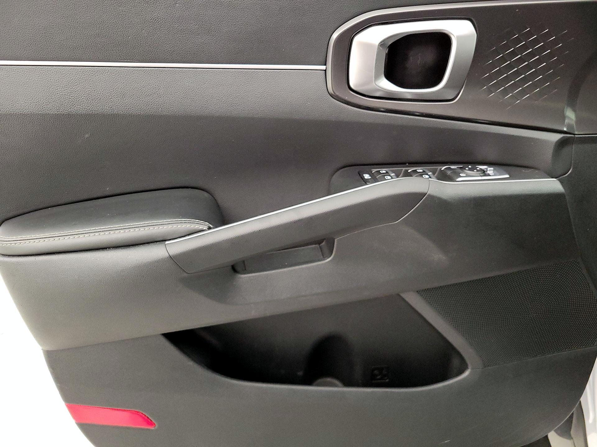 Thumbnail: 2021 Kia Sorento - 12