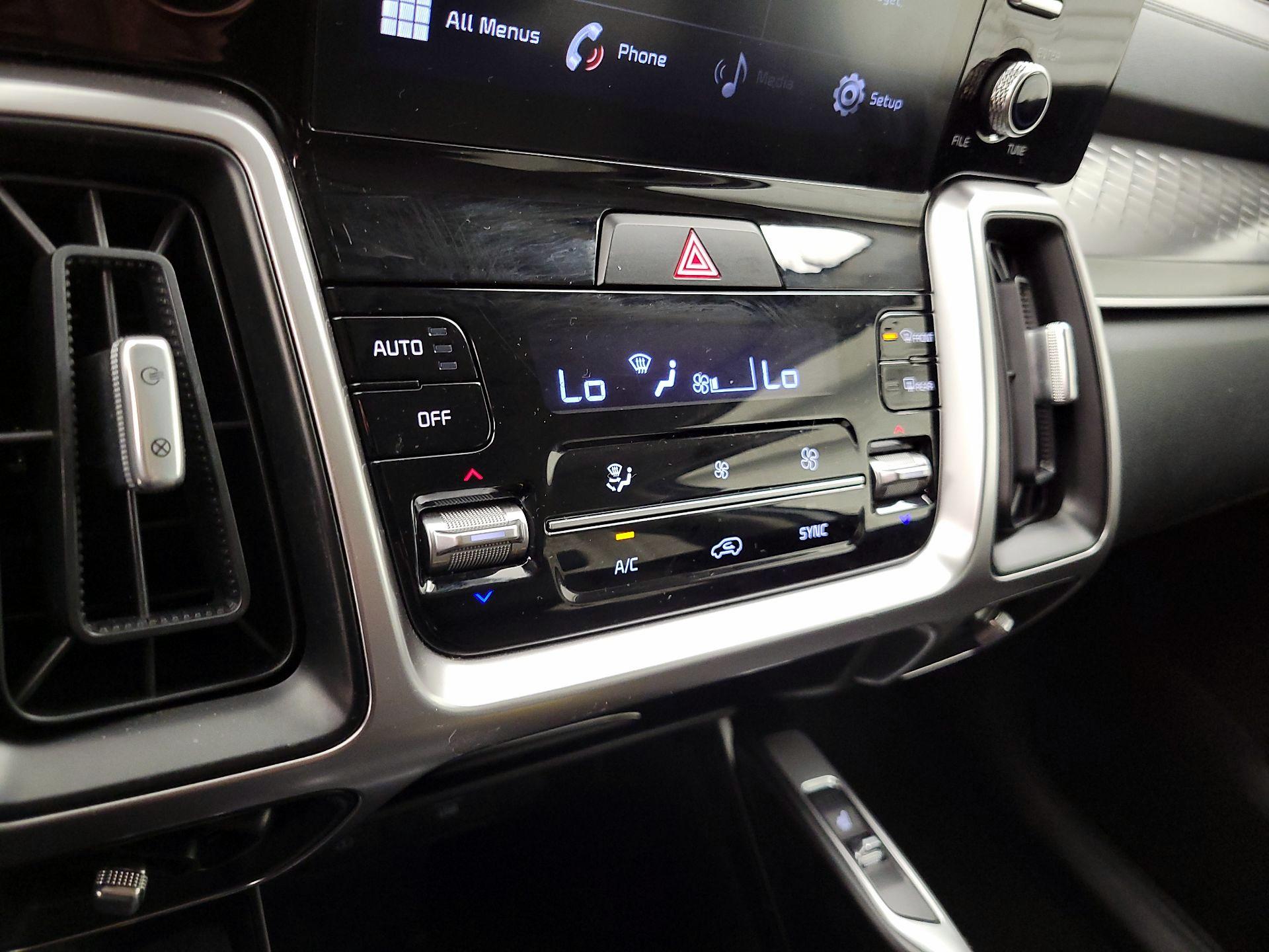 Thumbnail: 2021 Kia Sorento - 16