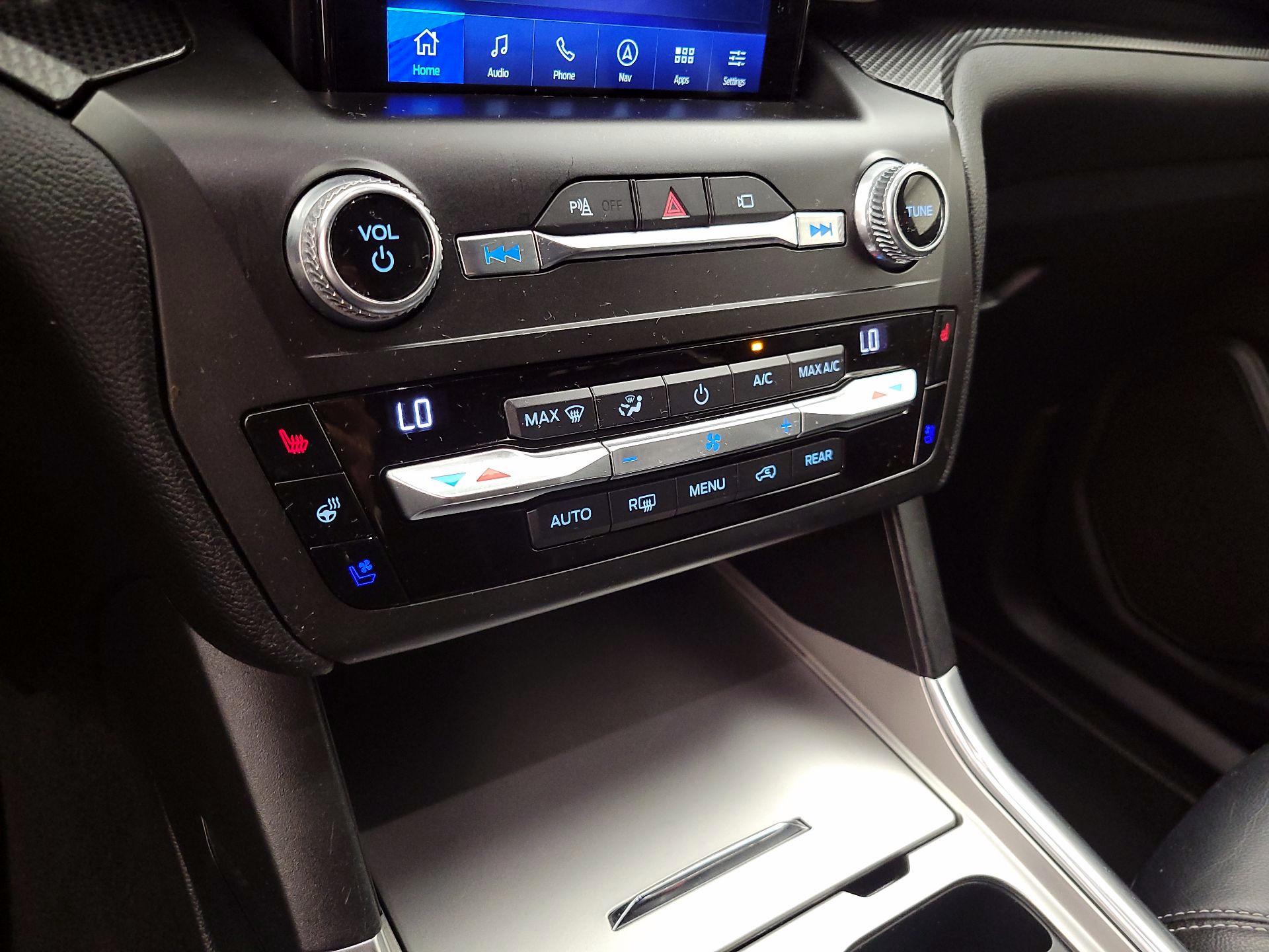 Thumbnail: 2020 Ford Explorer - 16