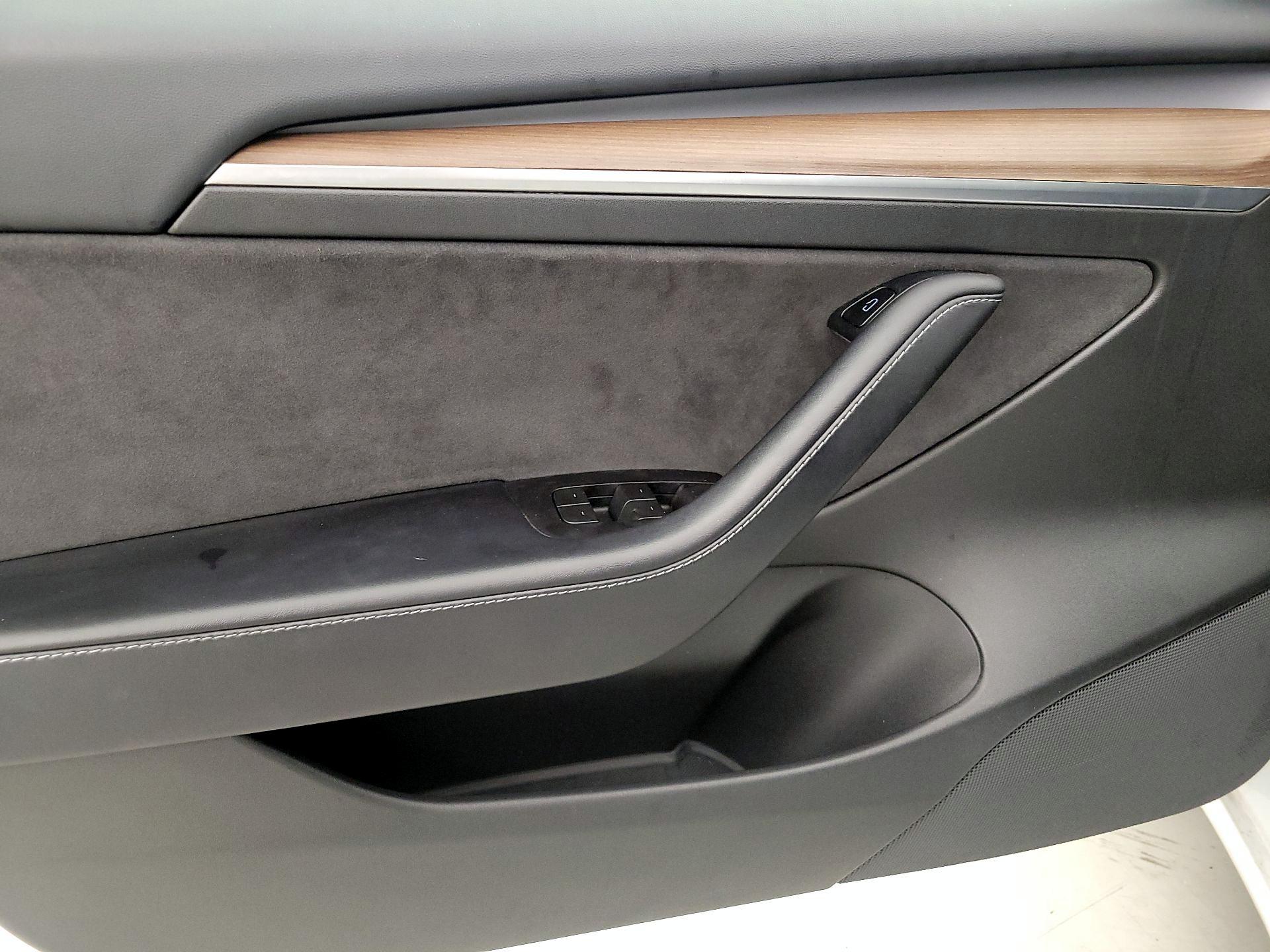 Thumbnail: 2021 Tesla Model 3 - 12