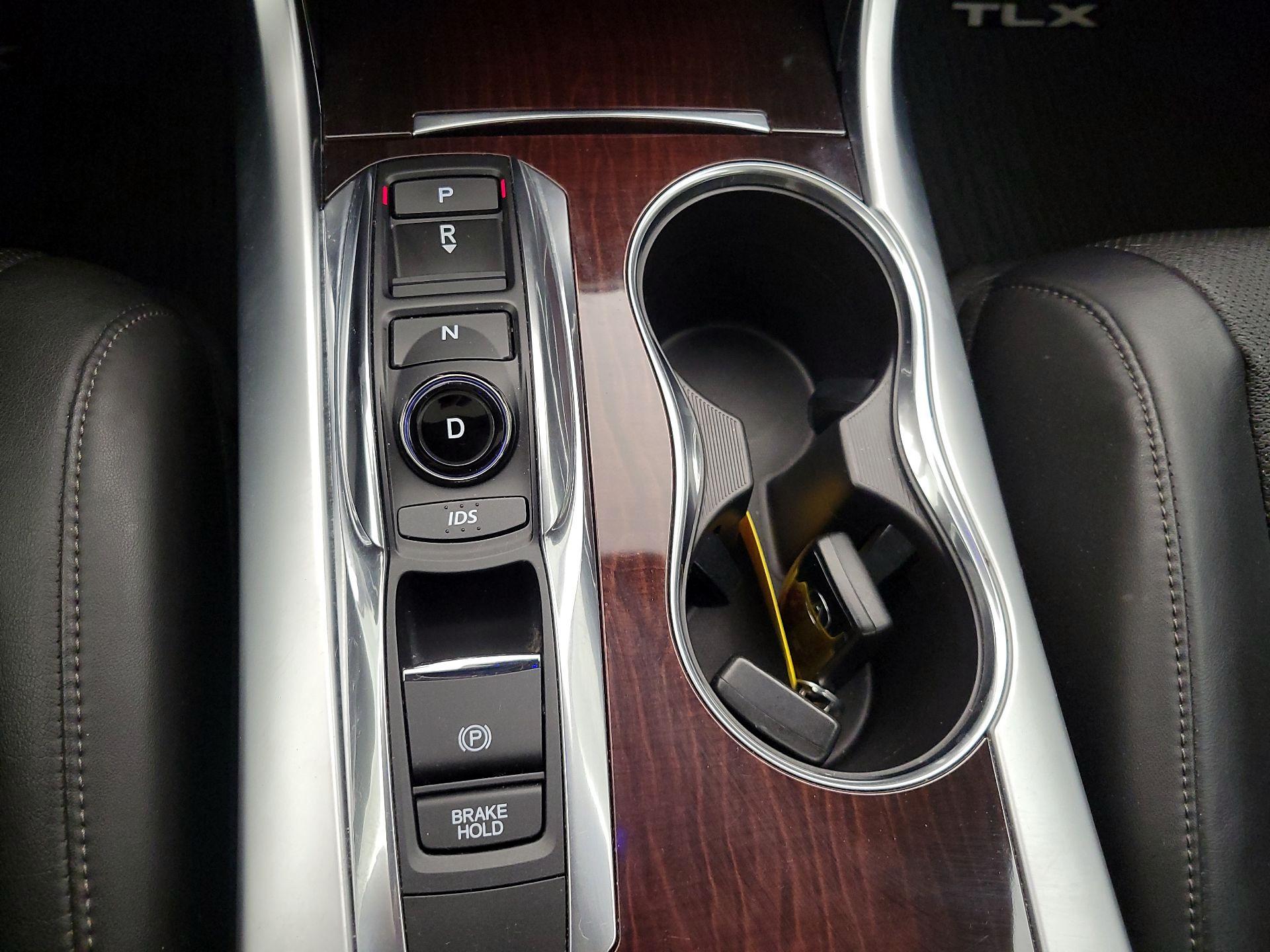 Thumbnail: 2016 Acura TLX - 18