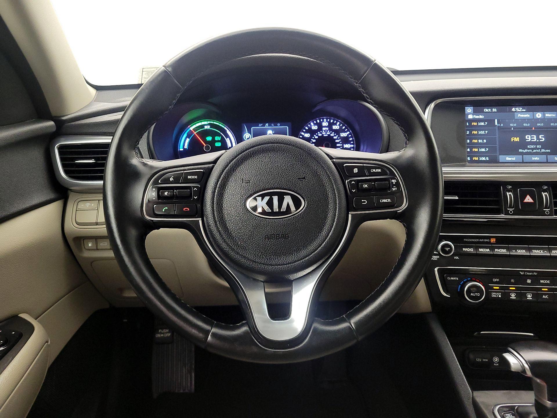 Thumbnail: 2017 Kia Optima - 10