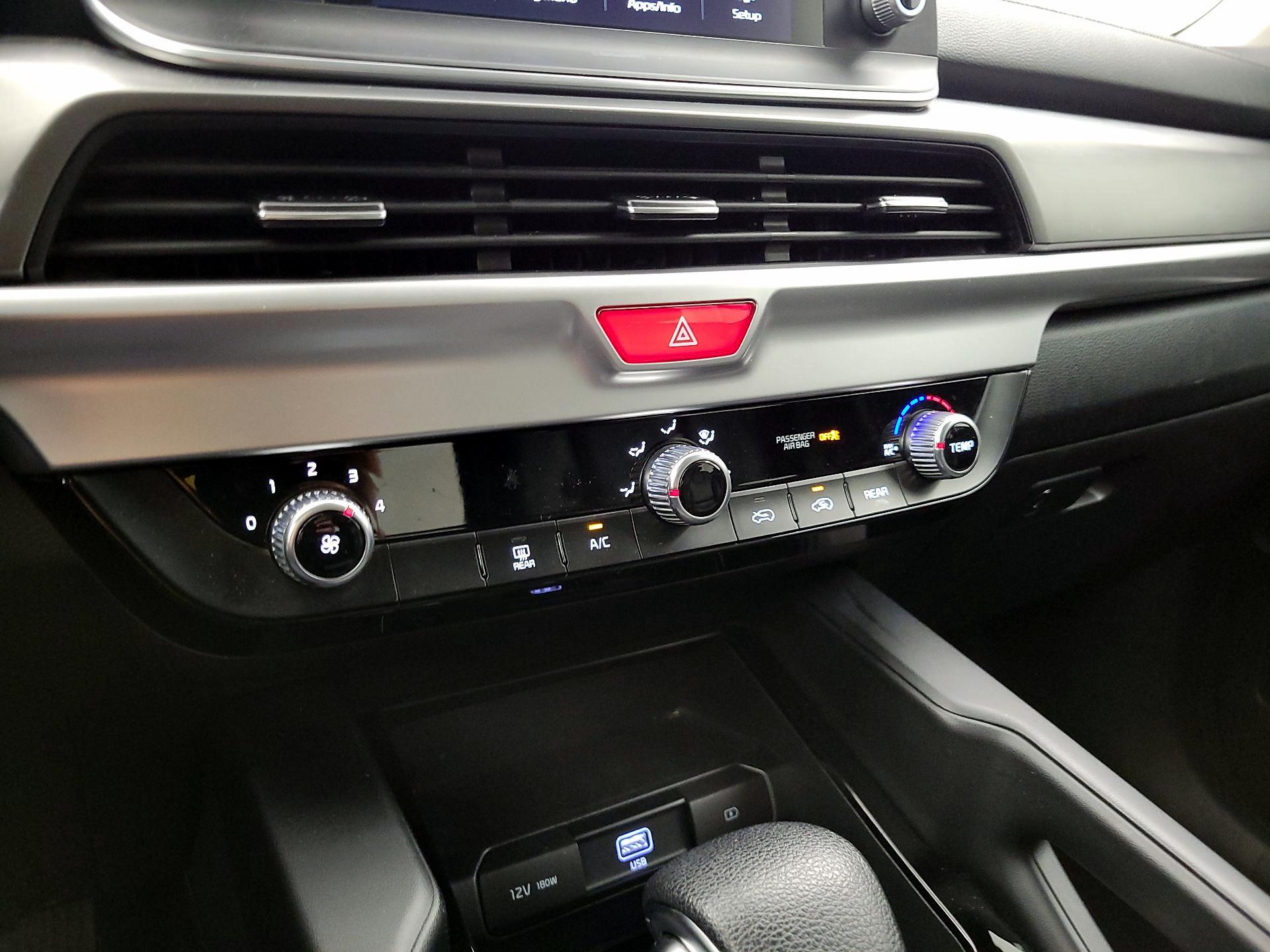 Thumbnail: 2021 Kia Telluride - 16