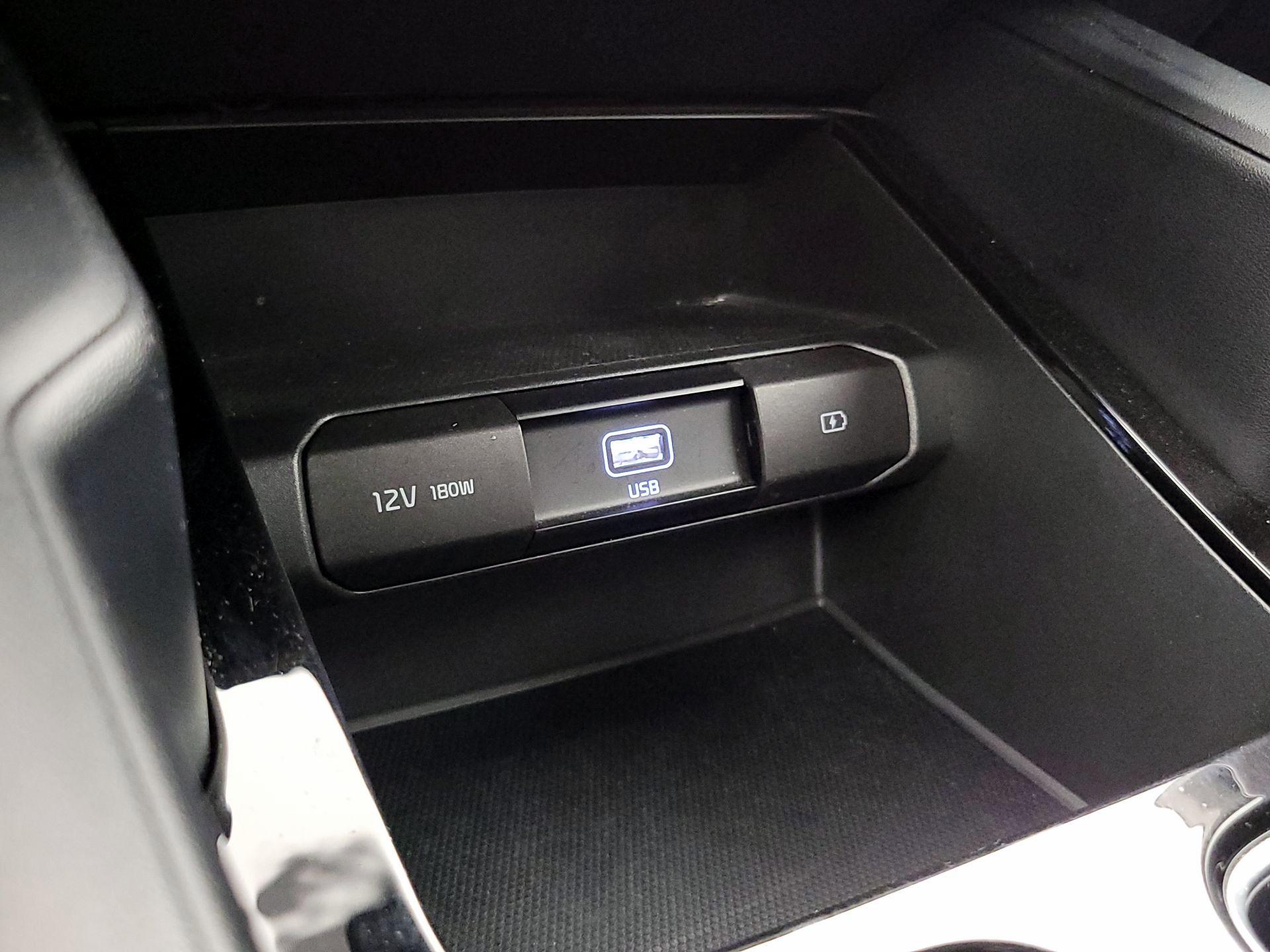 Thumbnail: 2021 Kia Telluride - 18