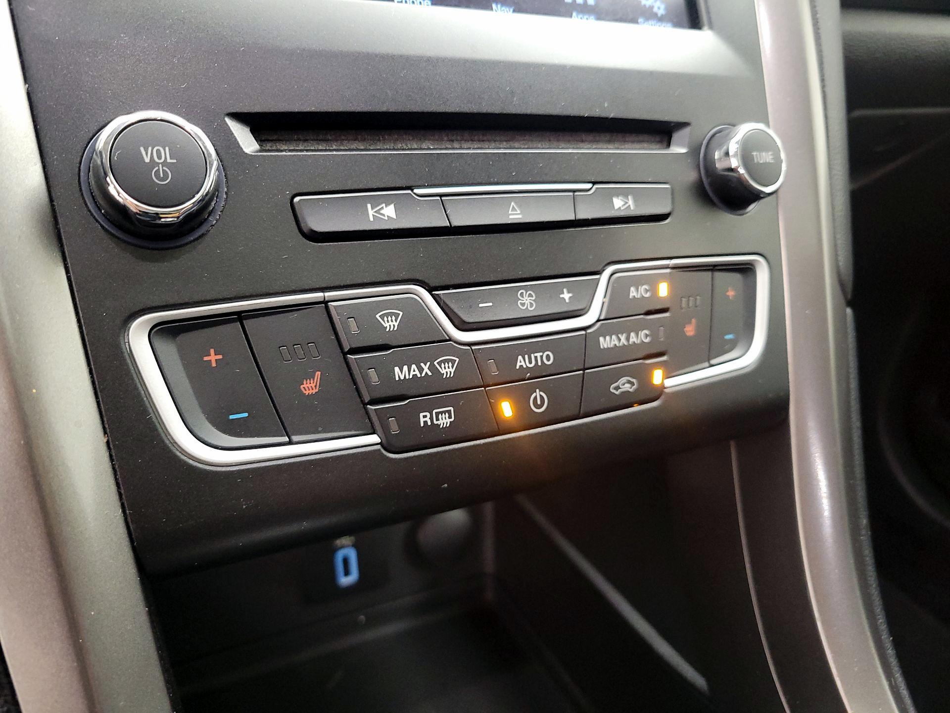 Thumbnail: 2017 Ford Fusion - 16