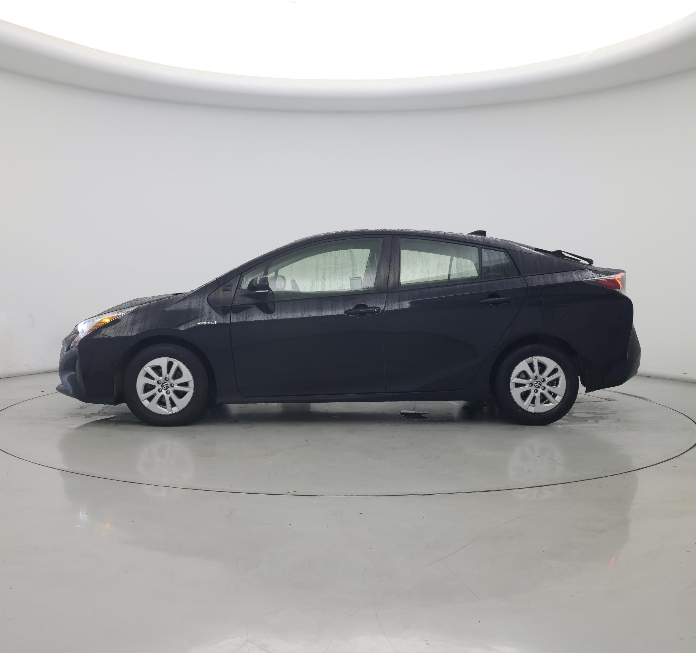 Thumbnail: 2016 Toyota Prius - 3