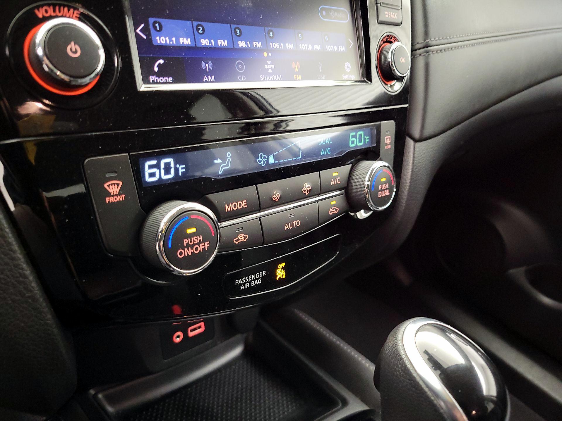 Thumbnail: 2018 Nissan Rogue - 16