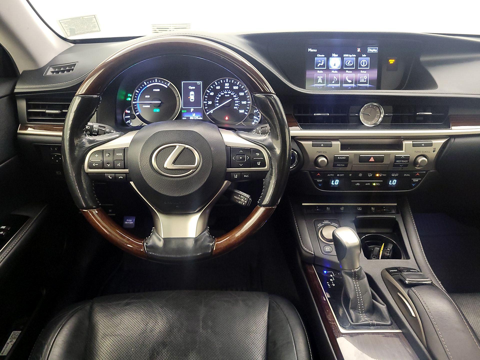 Thumbnail: 2016 Lexus ES - 10