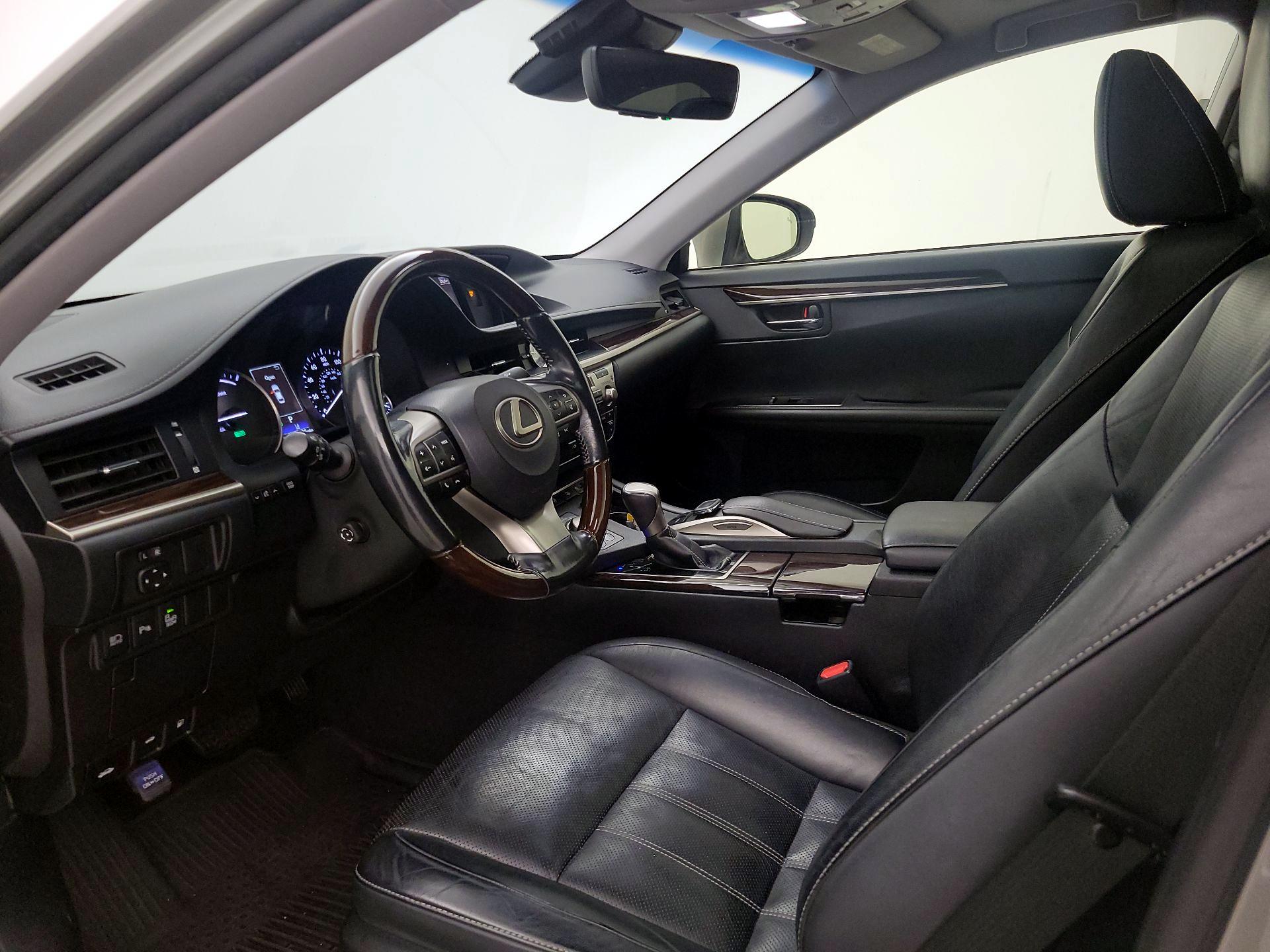 Thumbnail: 2016 Lexus ES - 11