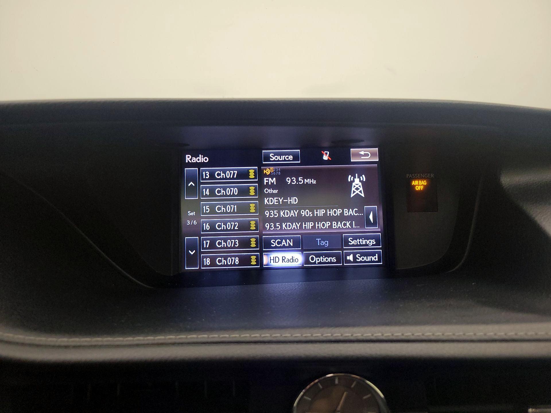 Thumbnail: 2016 Lexus ES - 16