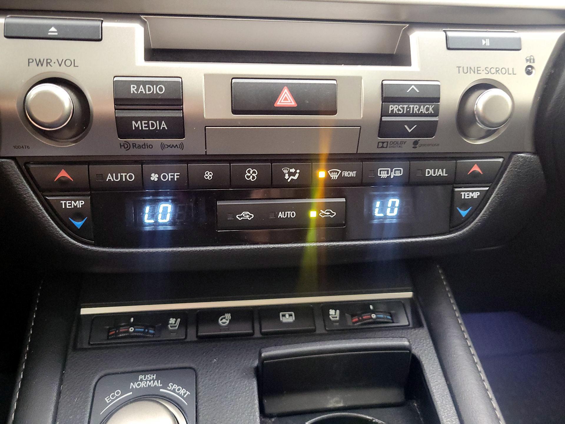 Thumbnail: 2016 Lexus ES - 17