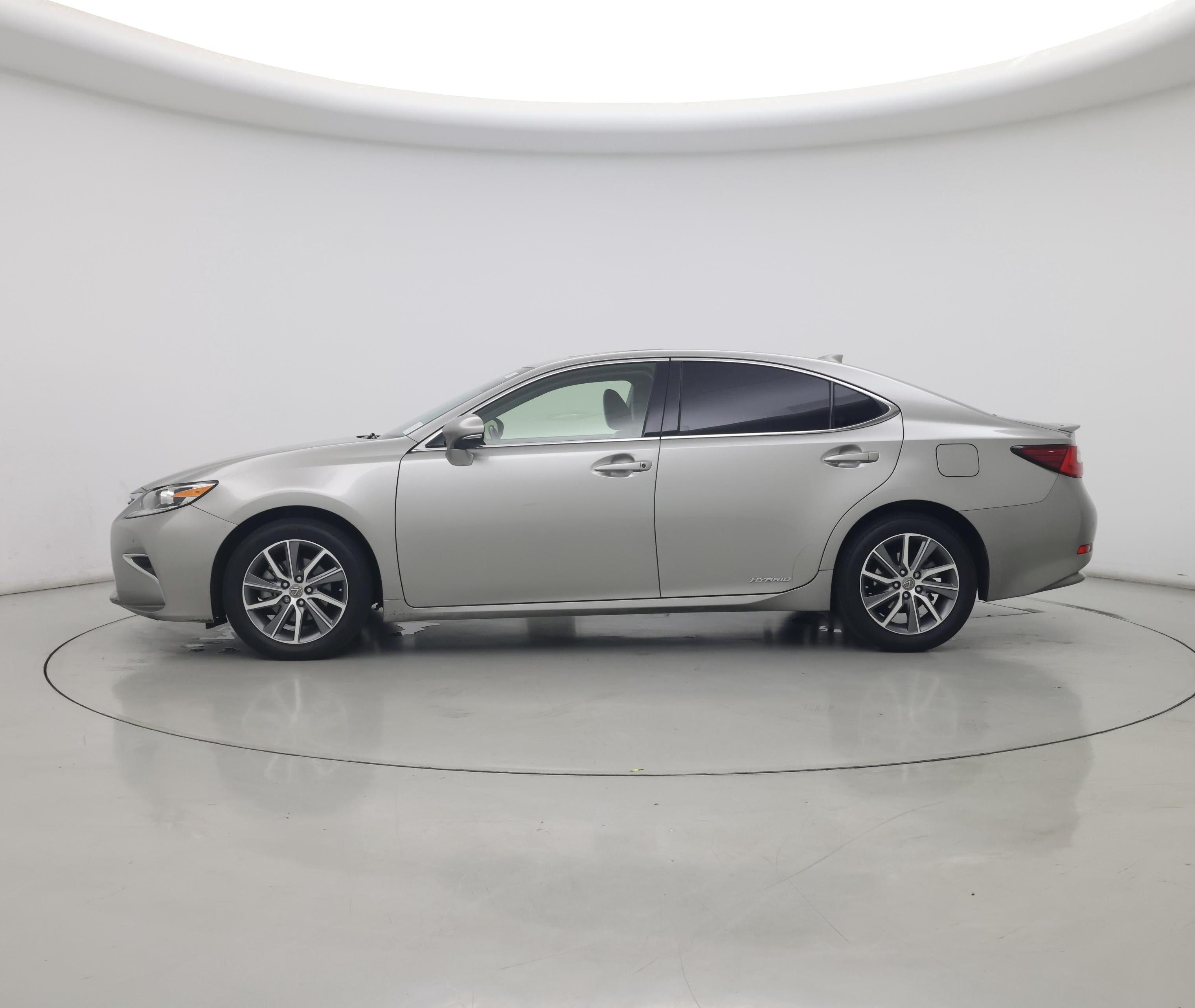 Thumbnail: 2016 Lexus ES - 3