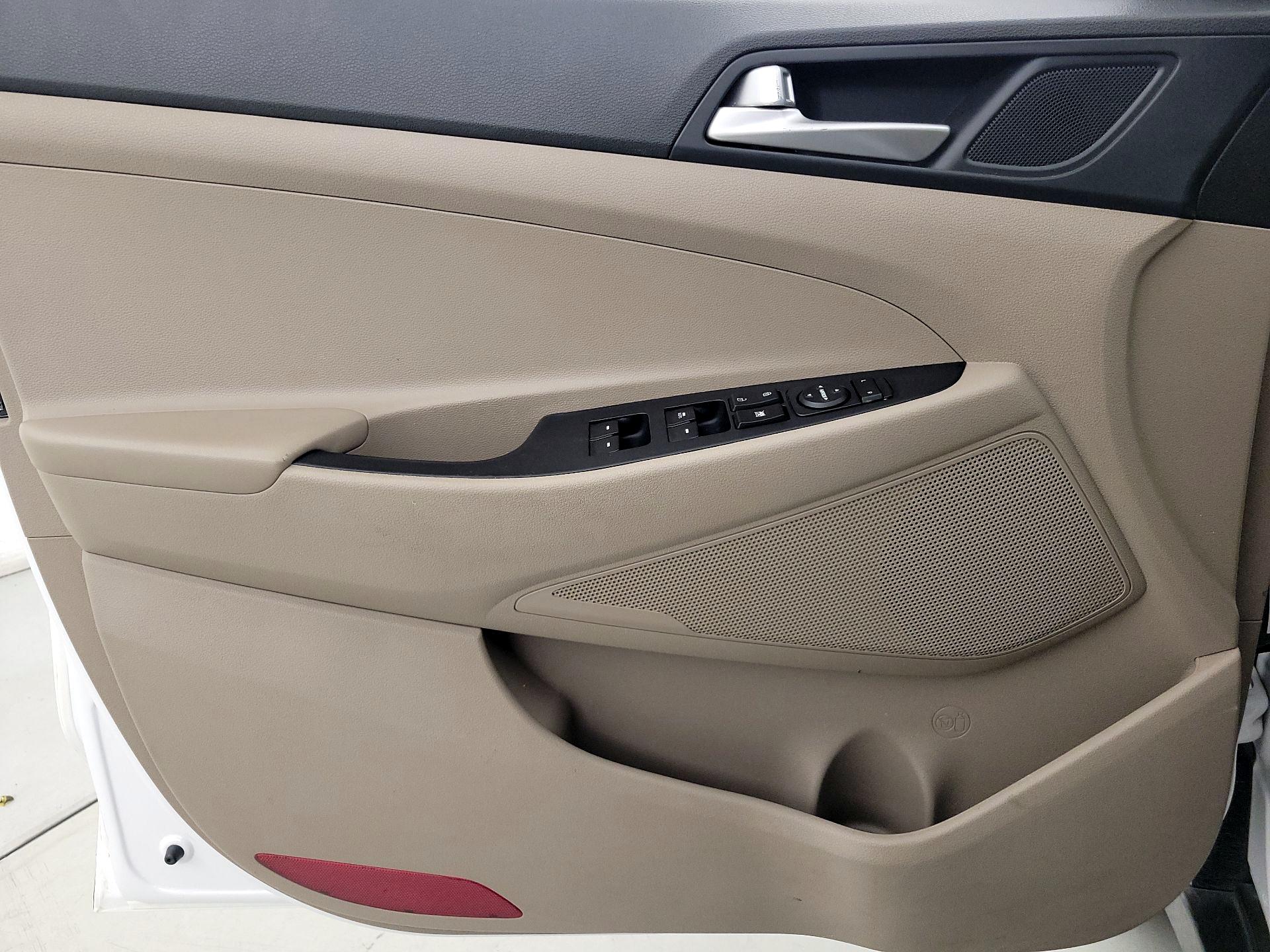 Thumbnail: 2019 Hyundai Tucson - 12