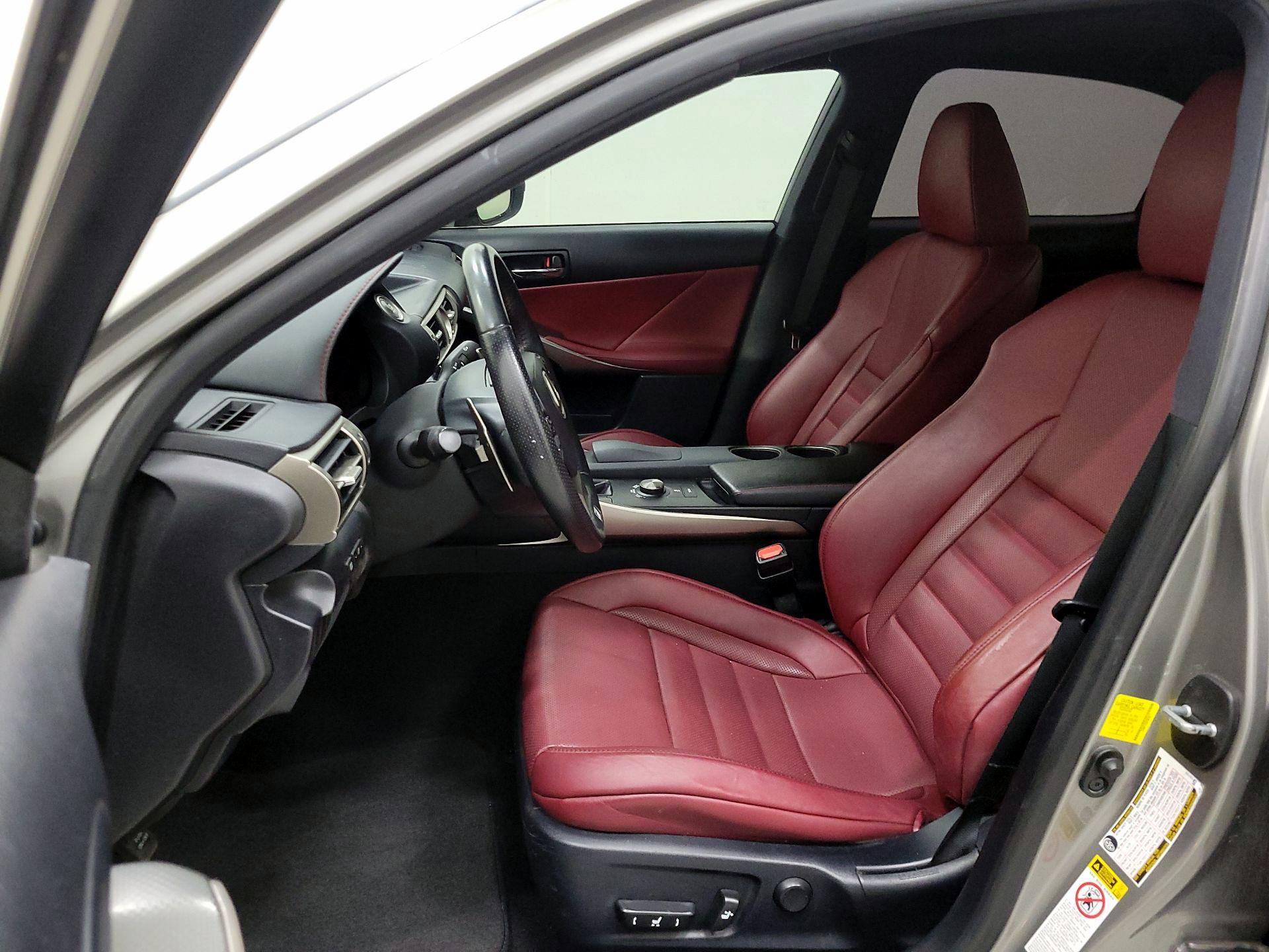 Thumbnail: 2015 Lexus IS - 11