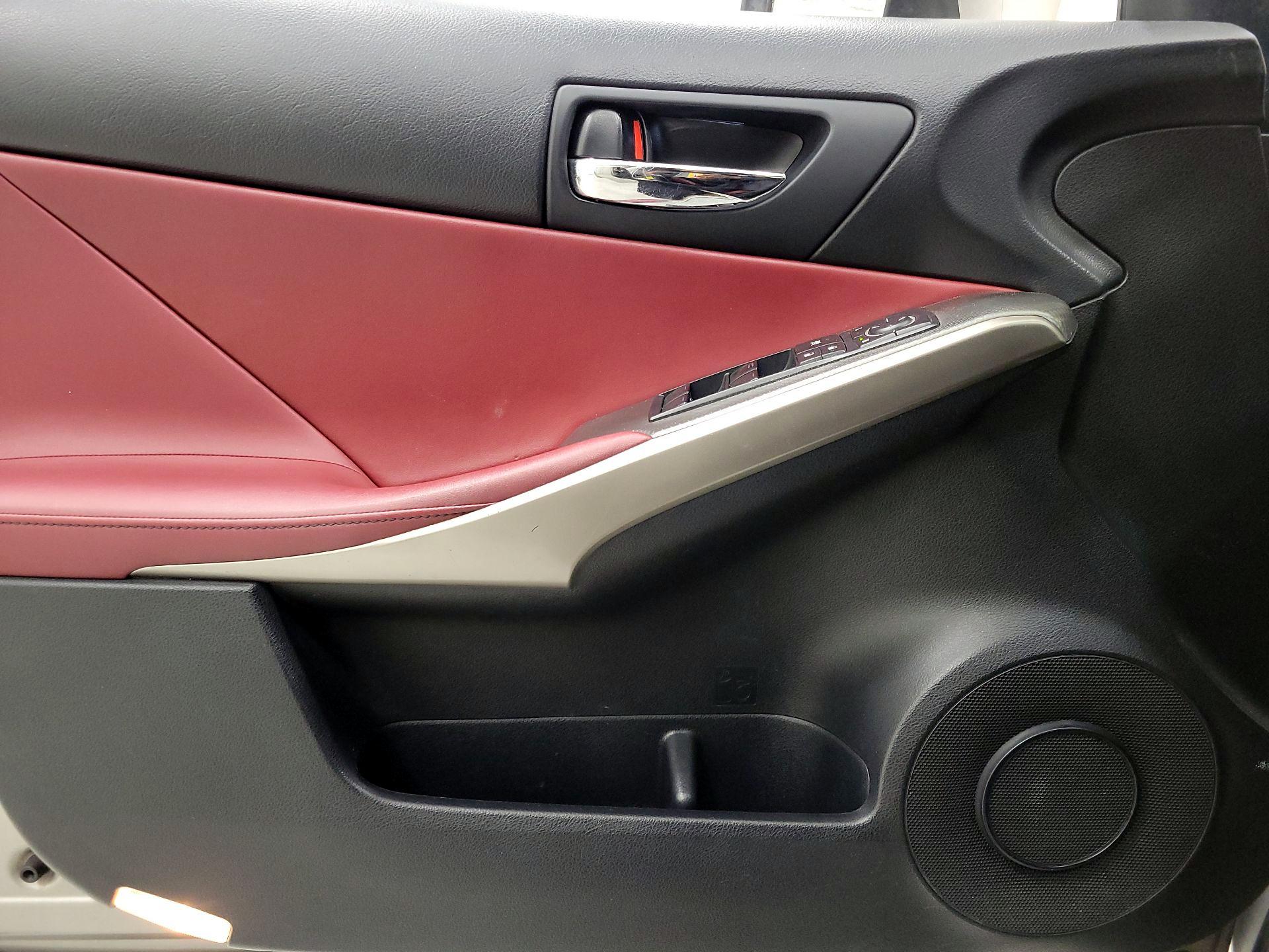 Thumbnail: 2015 Lexus IS - 12