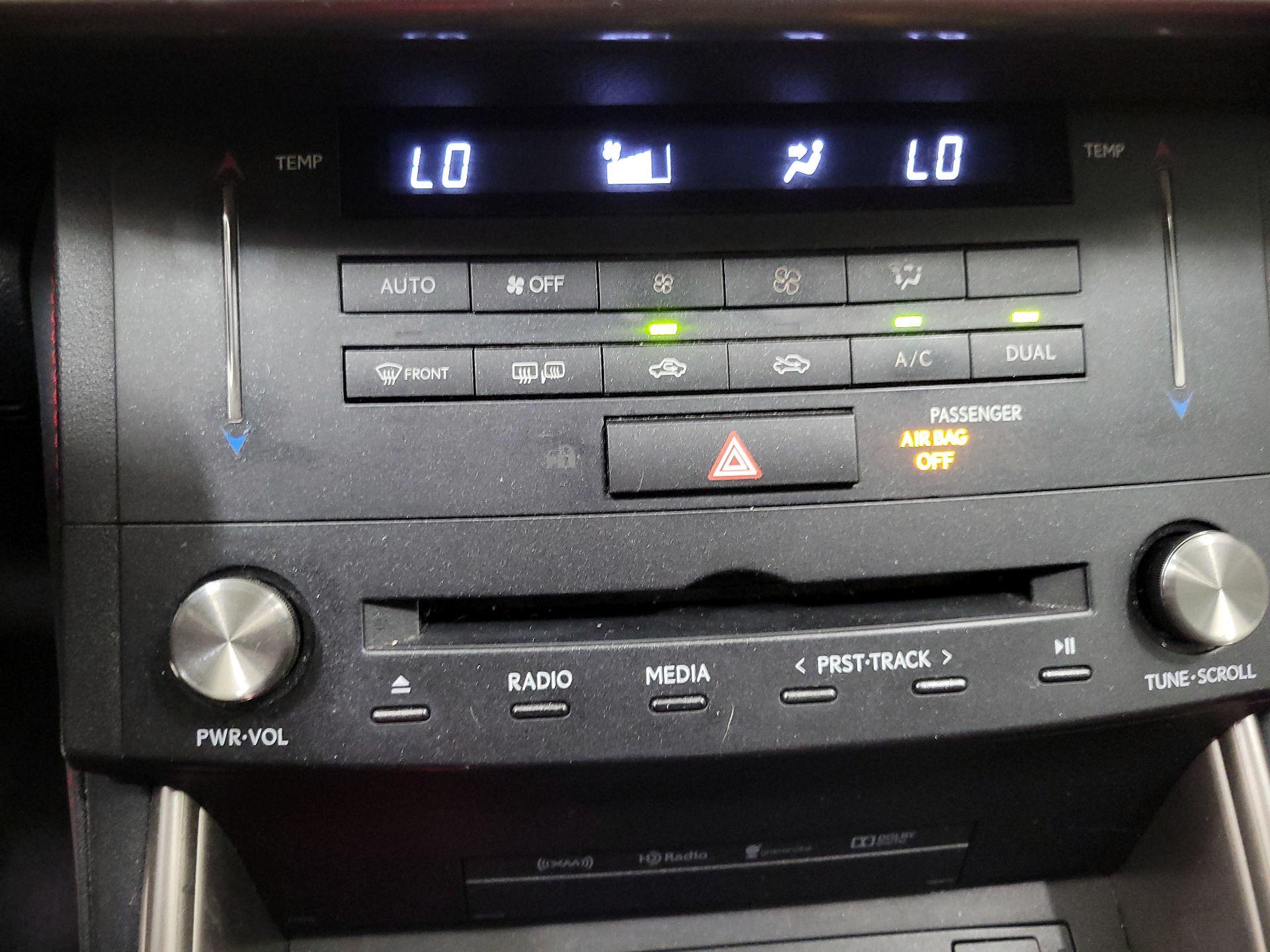 Thumbnail: 2015 Lexus IS - 17