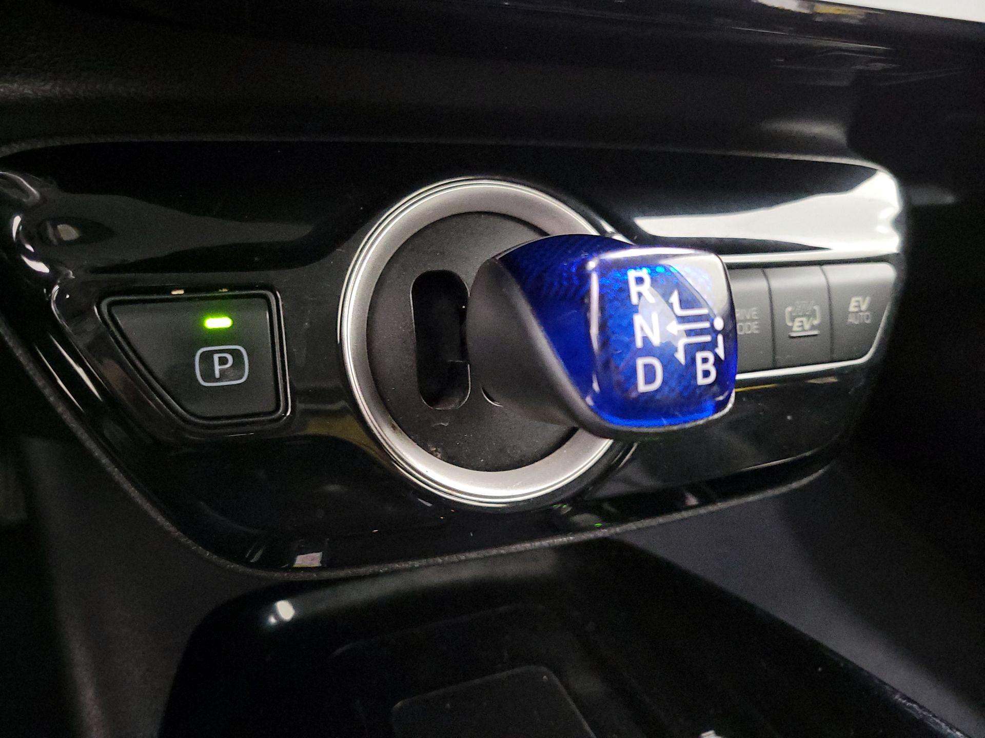 Thumbnail: 2020 Toyota Prius Prime - 18