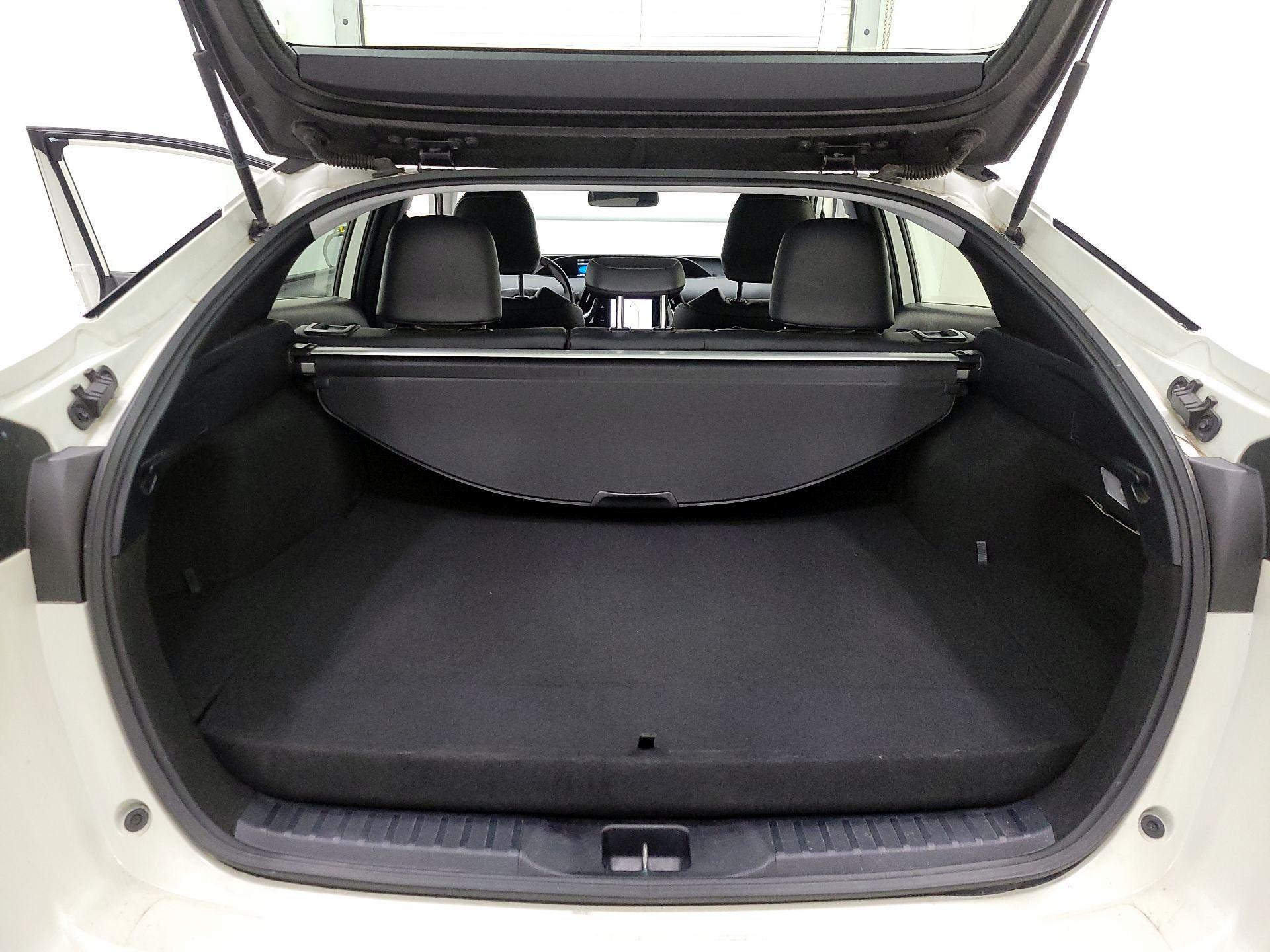 Thumbnail: 2020 Toyota Prius Prime - 20