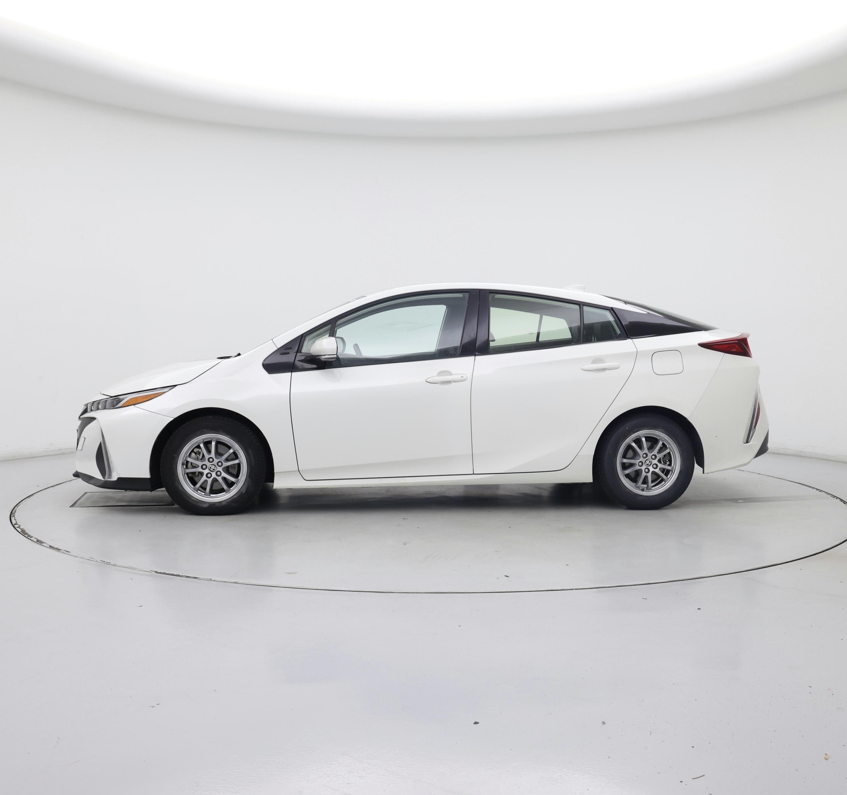 Thumbnail: 2020 Toyota Prius Prime - 3